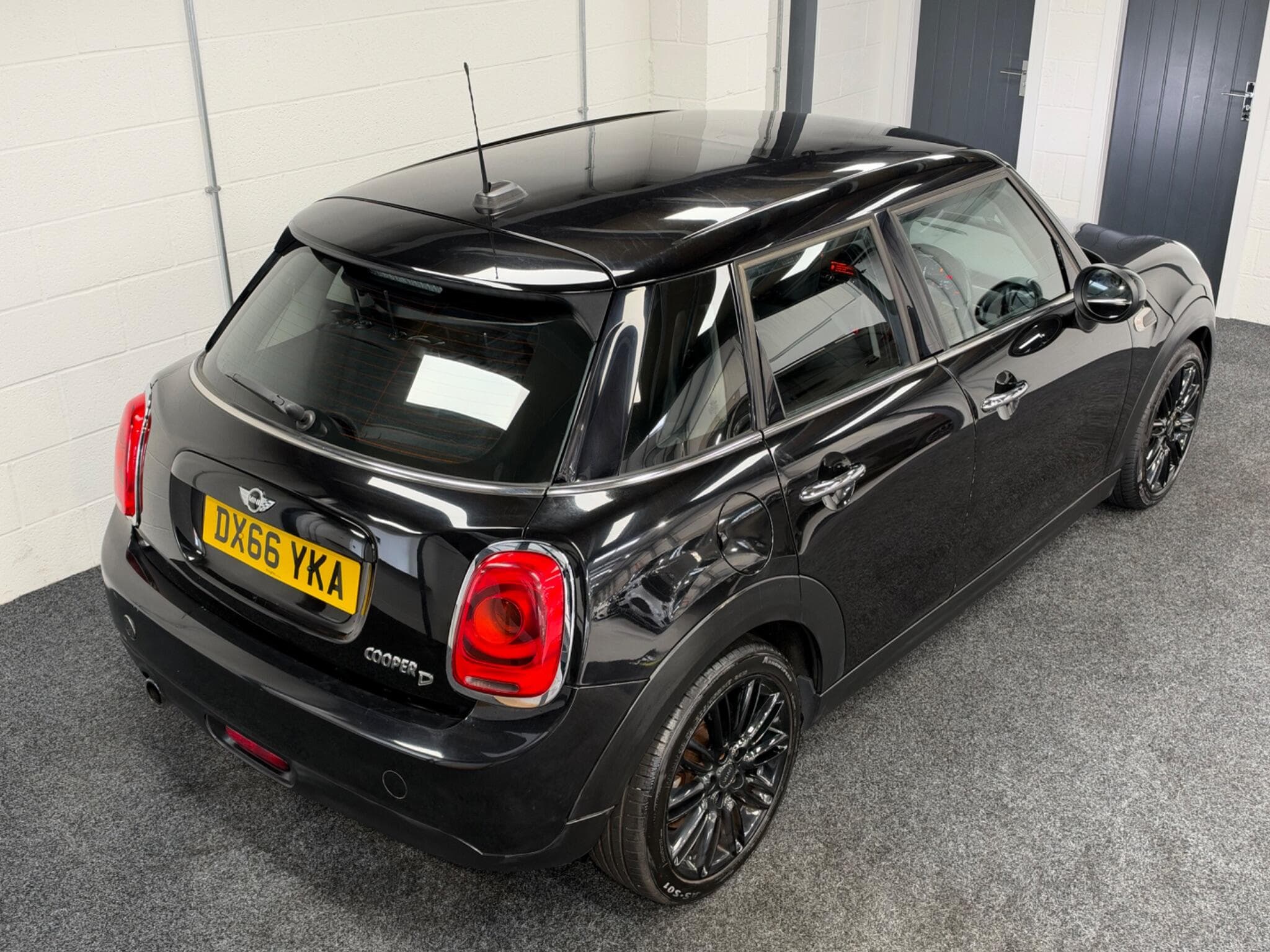 2016 MINI Hatch - Thumbnail 12