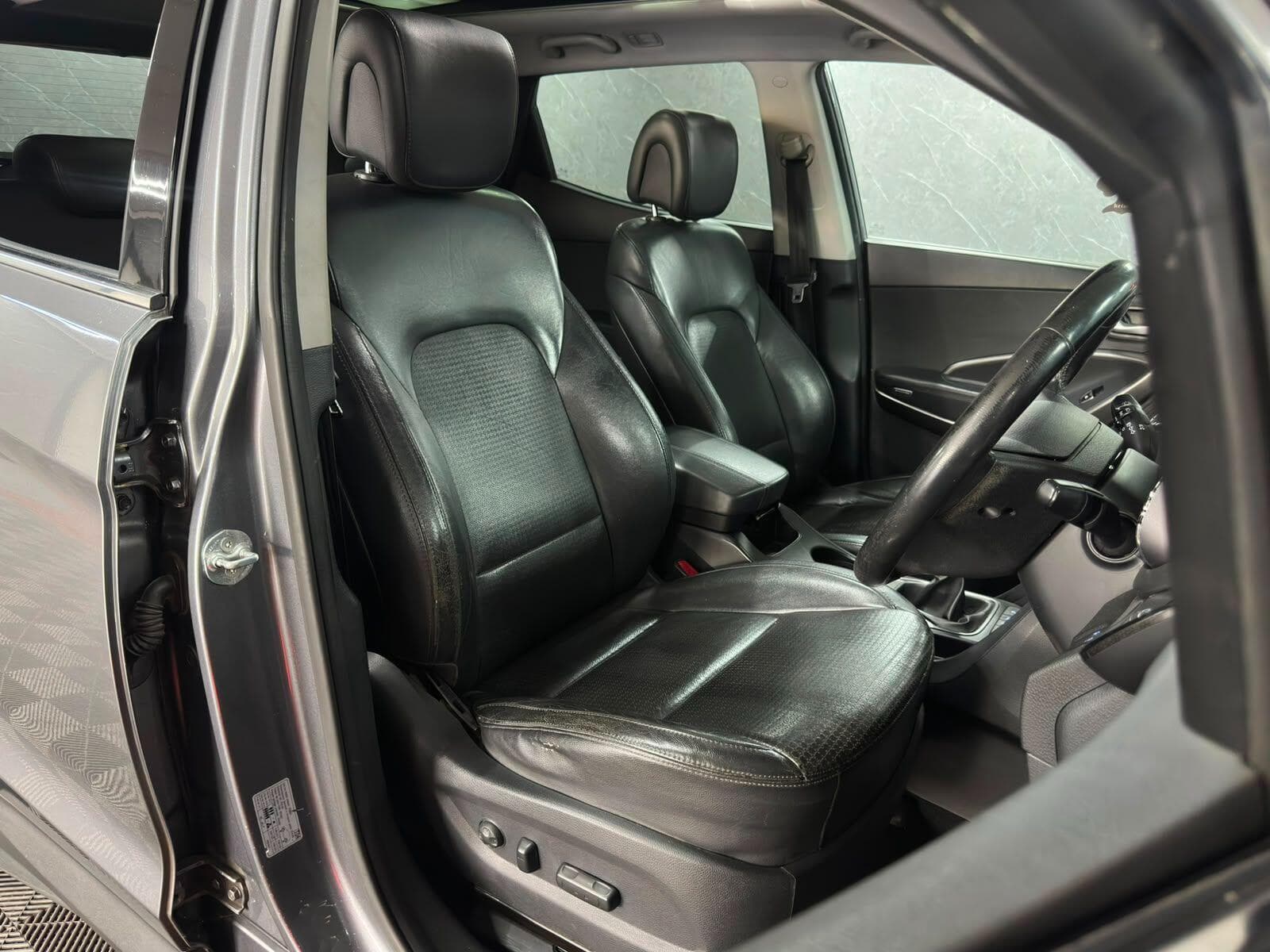 2013 Hyundai Santa Fe - Thumbnail 16