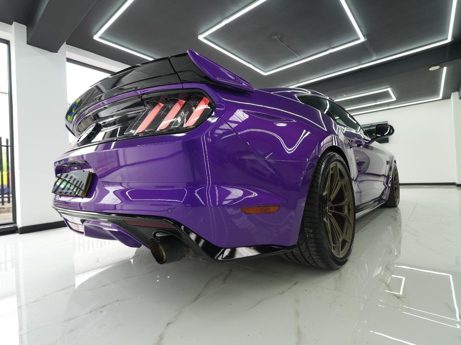 2018 Ford Mustang - Thumbnail 12