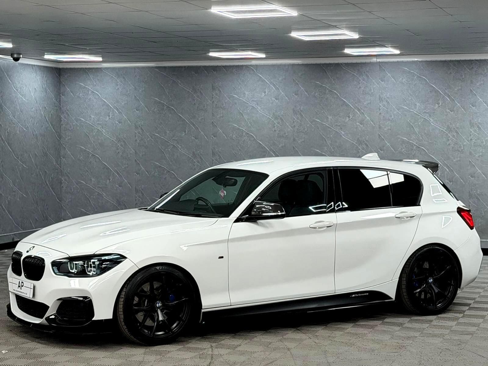 2018 BMW 1 Series - Thumbnail 10