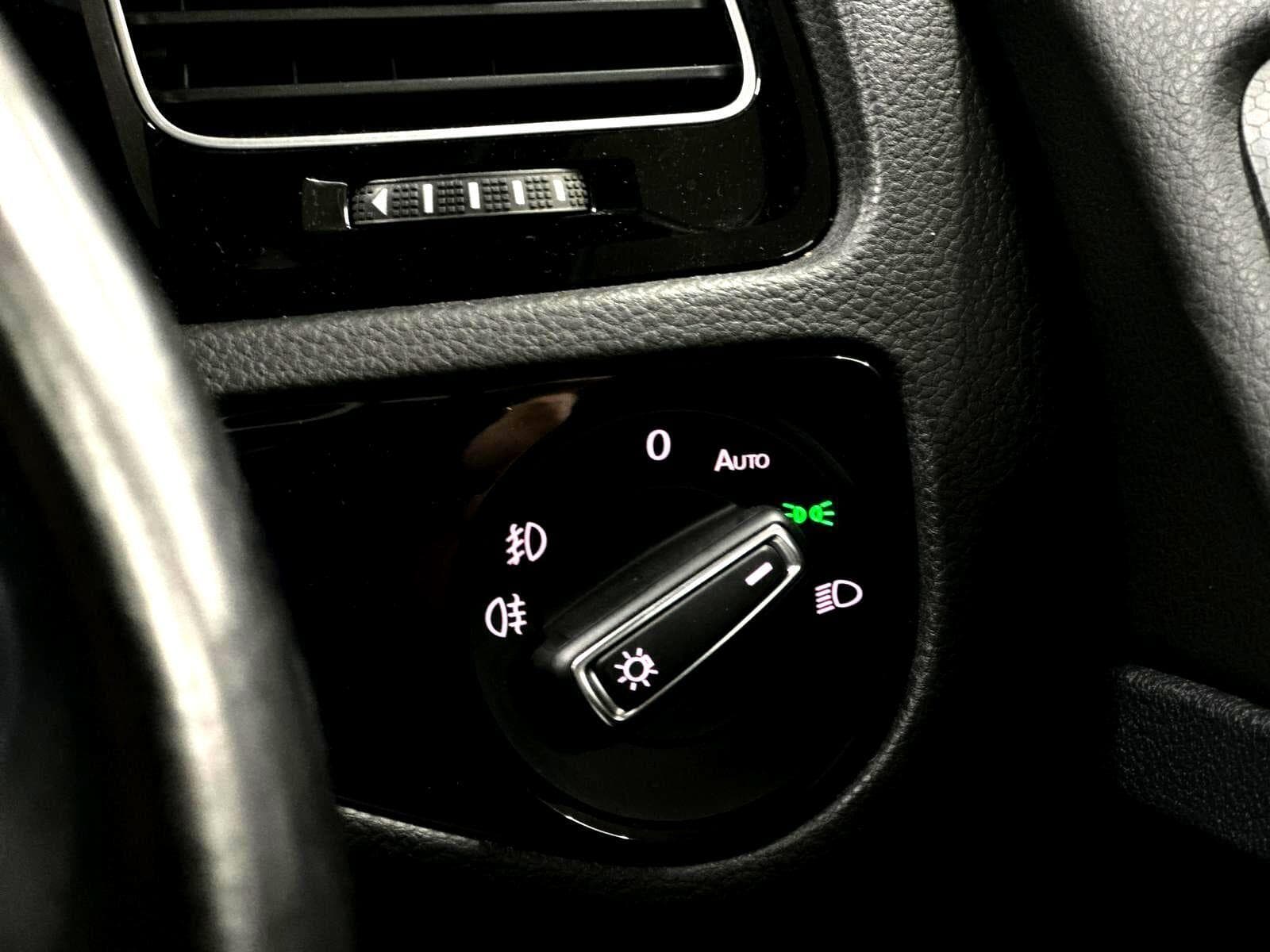 2018 Volkswagen Golf - Thumbnail 43