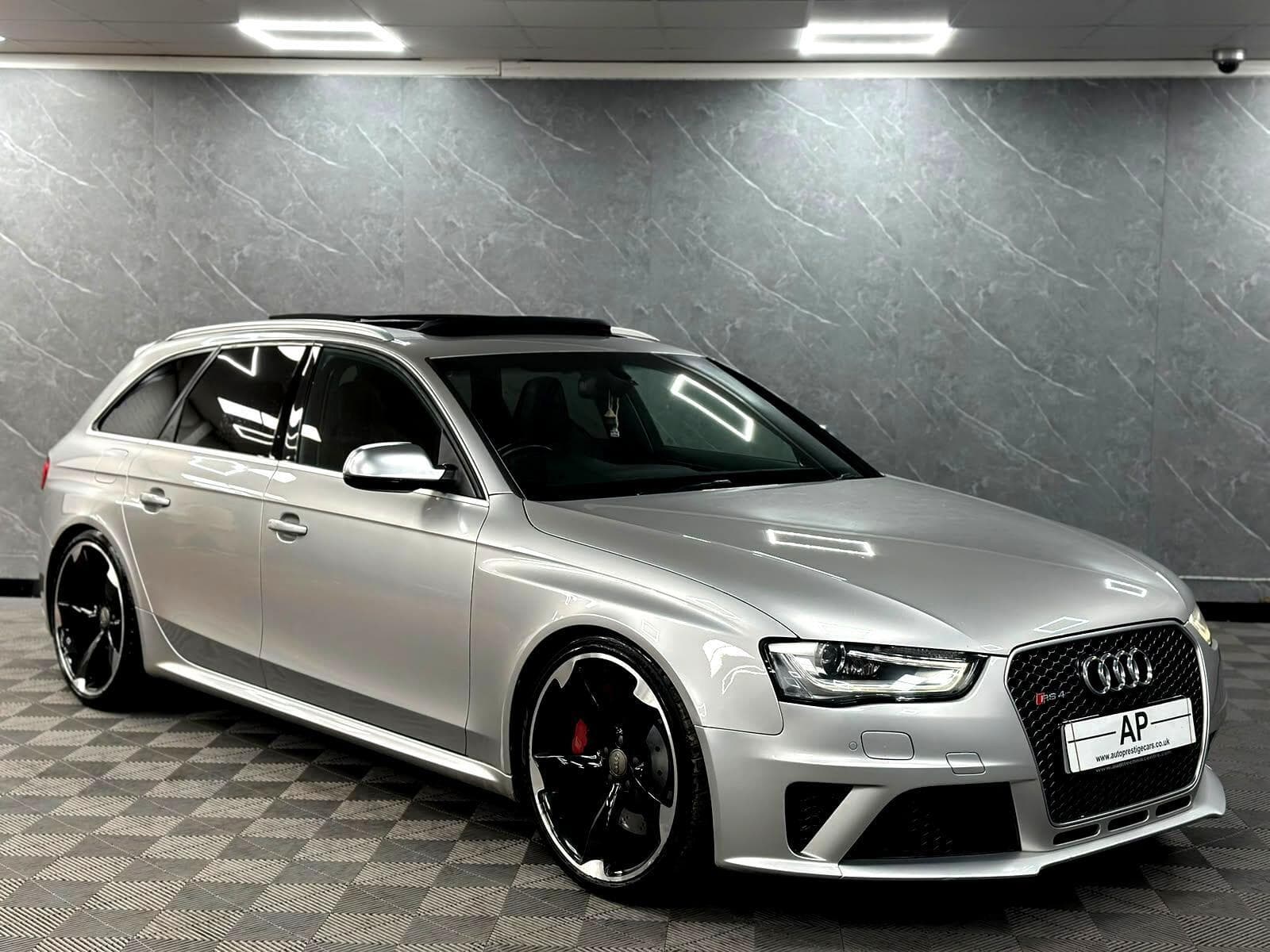2015 Audi RS4 Avant - Thumbnail 28