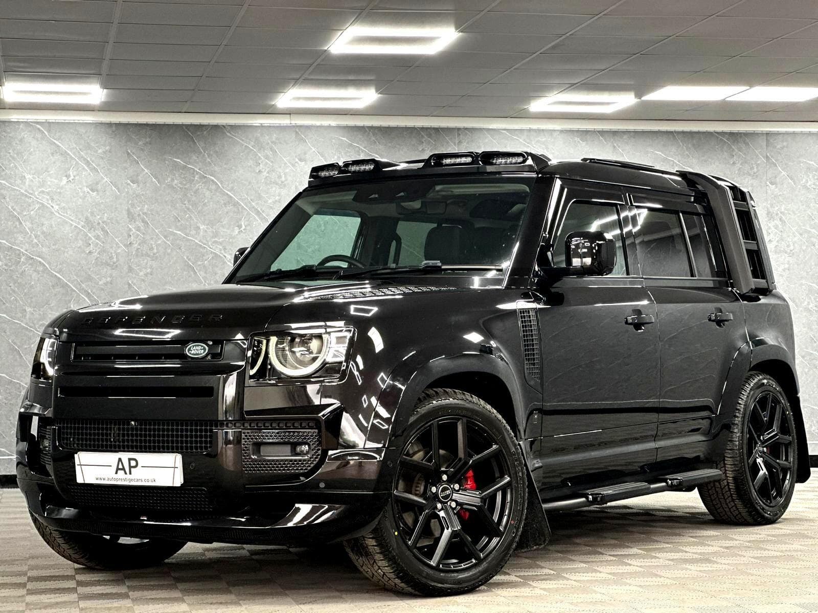 2025 Land Rover Defender 110 - Thumbnail 9