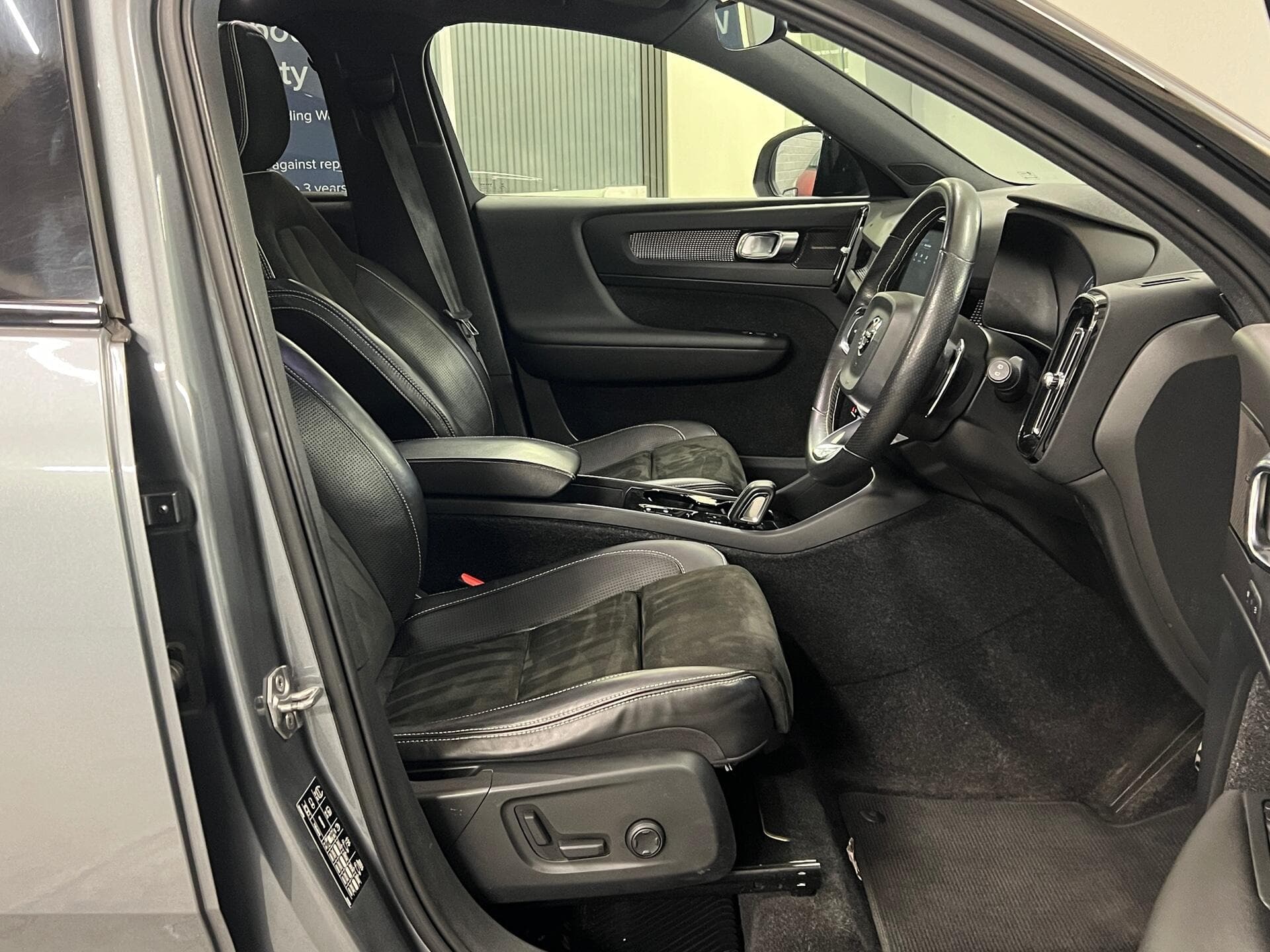 2018 Volvo XC40 - Thumbnail 28