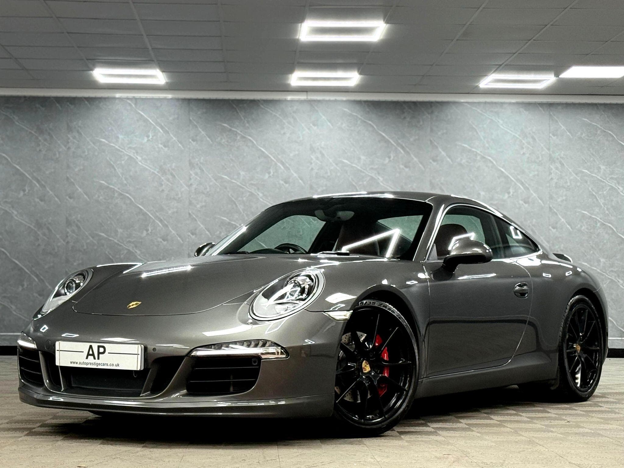 2015 Porsche 911 - Thumbnail 3