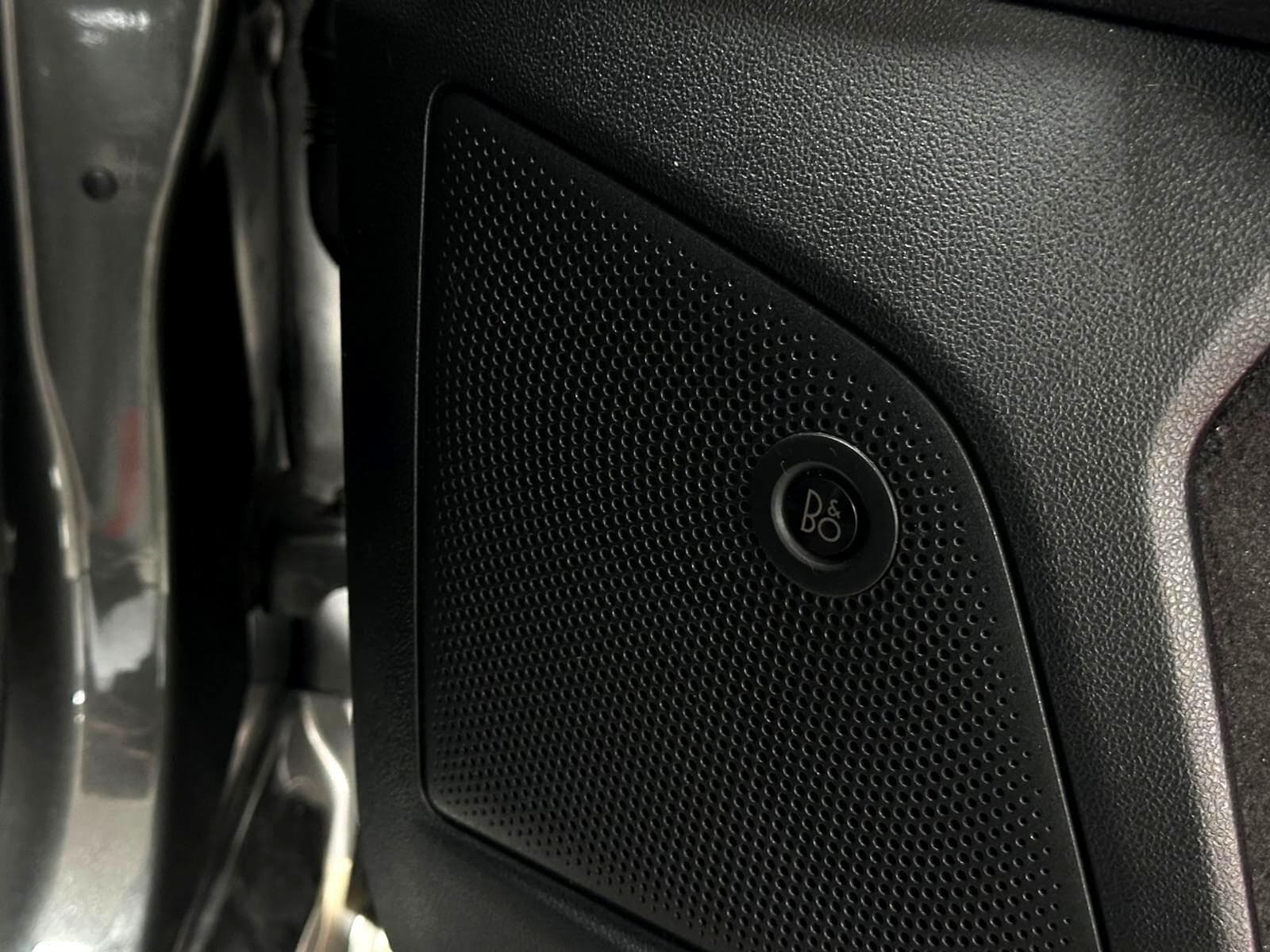 2020 Ford Focus - Thumbnail 29