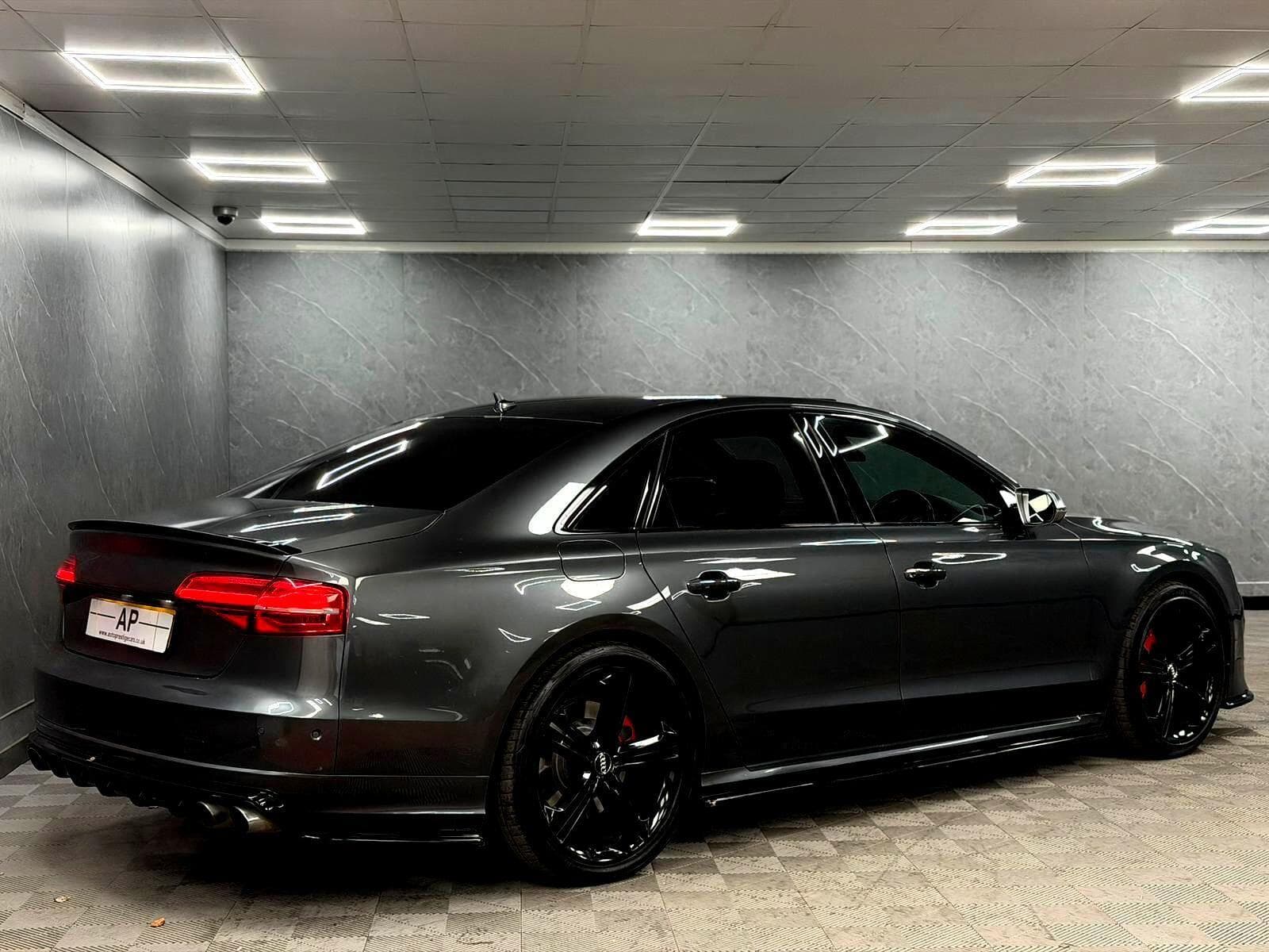 2015 Audi S8 - Thumbnail 28