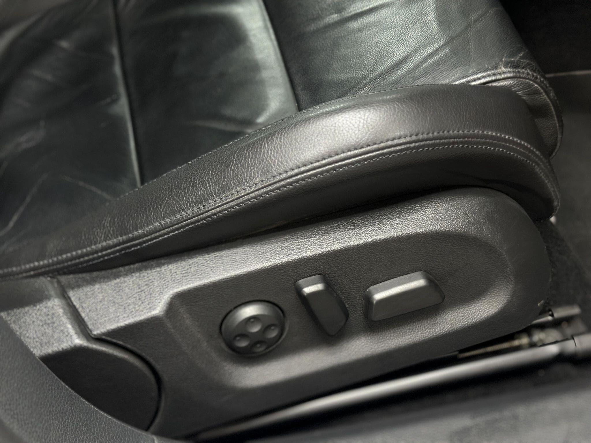 2011 Volkswagen Golf - Thumbnail 42