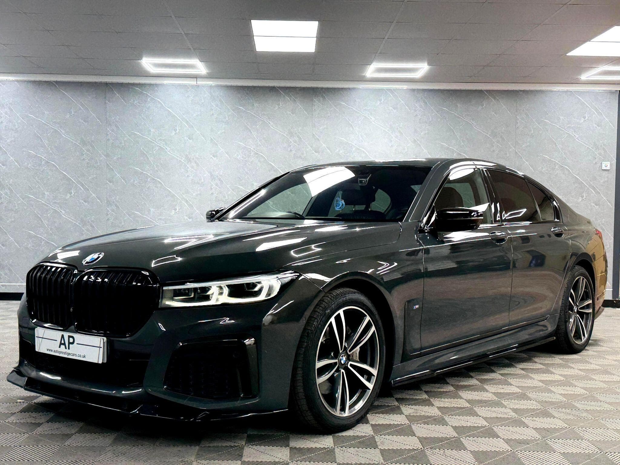 2019 BMW 7 Series - Thumbnail 17