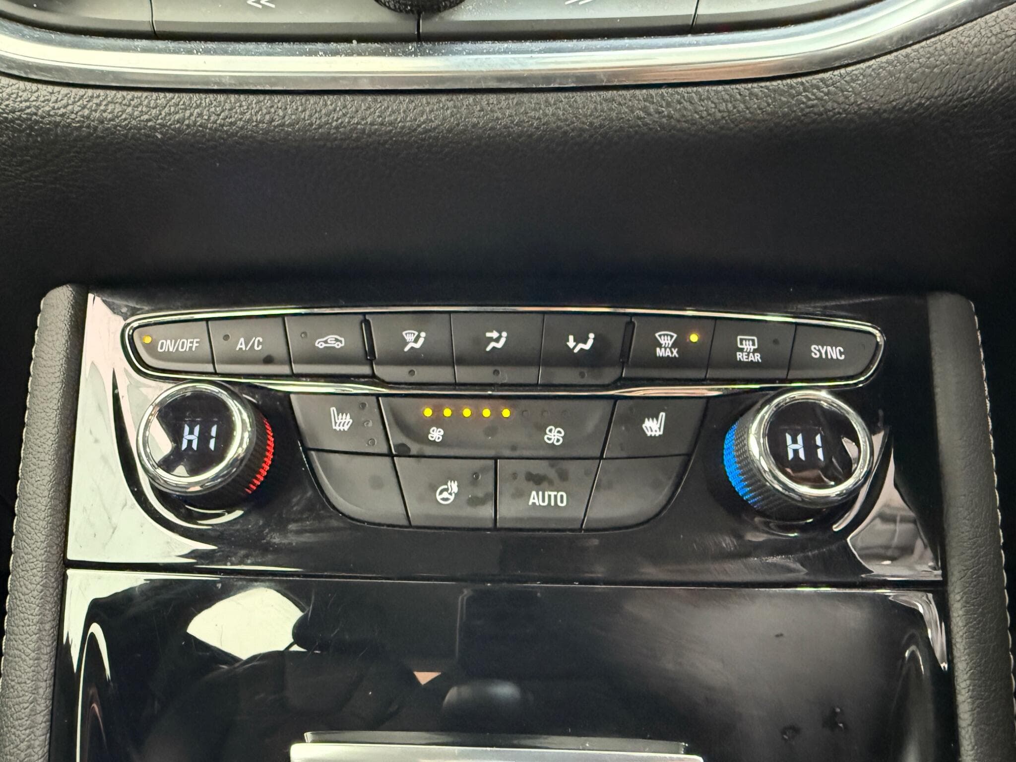 2016 Vauxhall Astra - Thumbnail 23