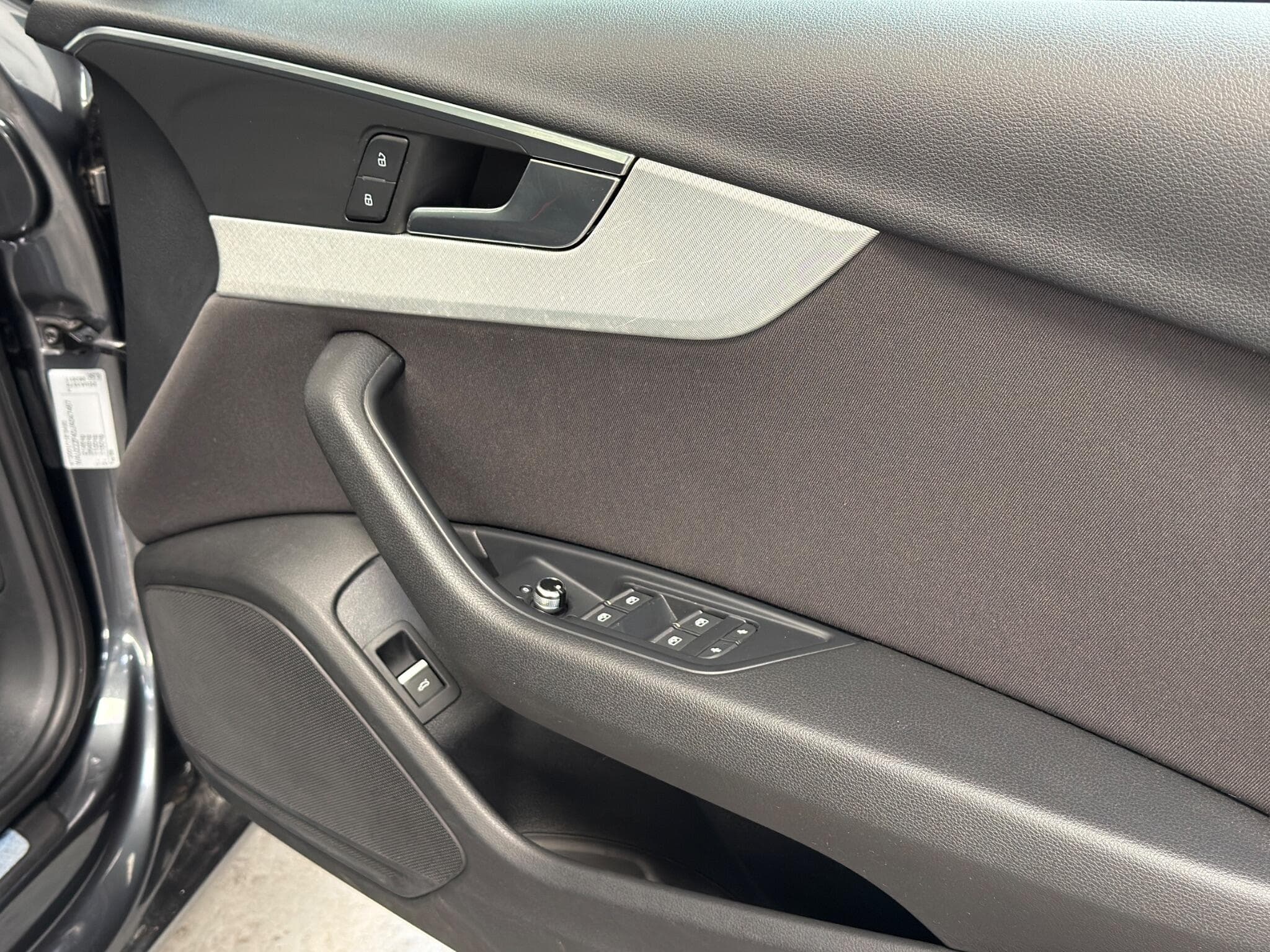 2017 Audi A4 Avant - Thumbnail 23