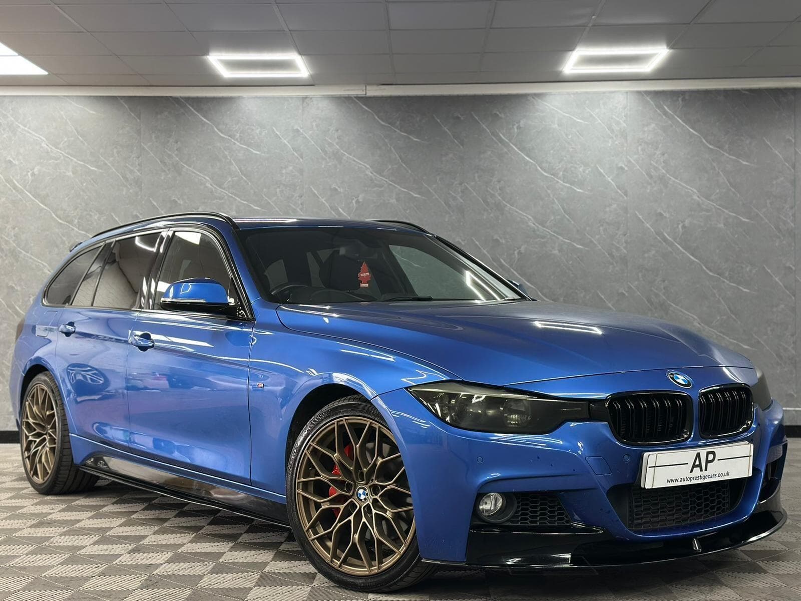 2015 BMW 3 Series - Thumbnail 15