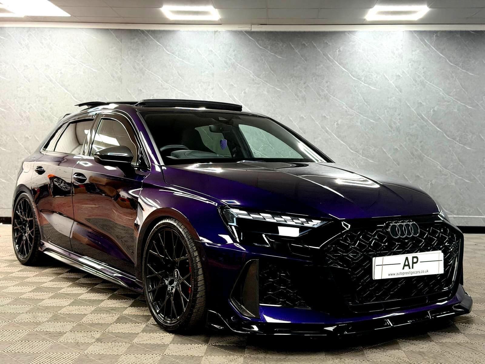 2025 Audi RS3 - Thumbnail 5