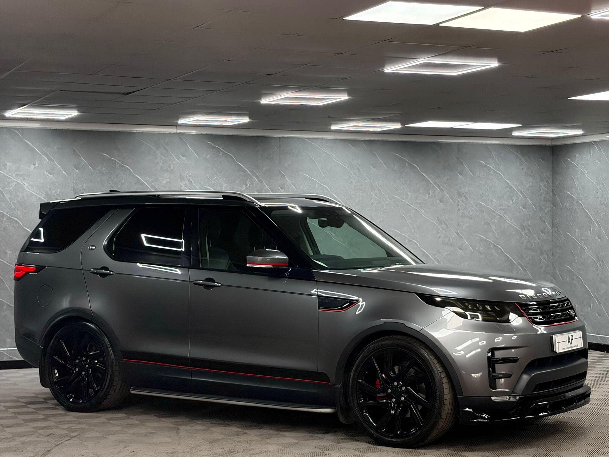 2017 Land Rover Discovery - Thumbnail 33