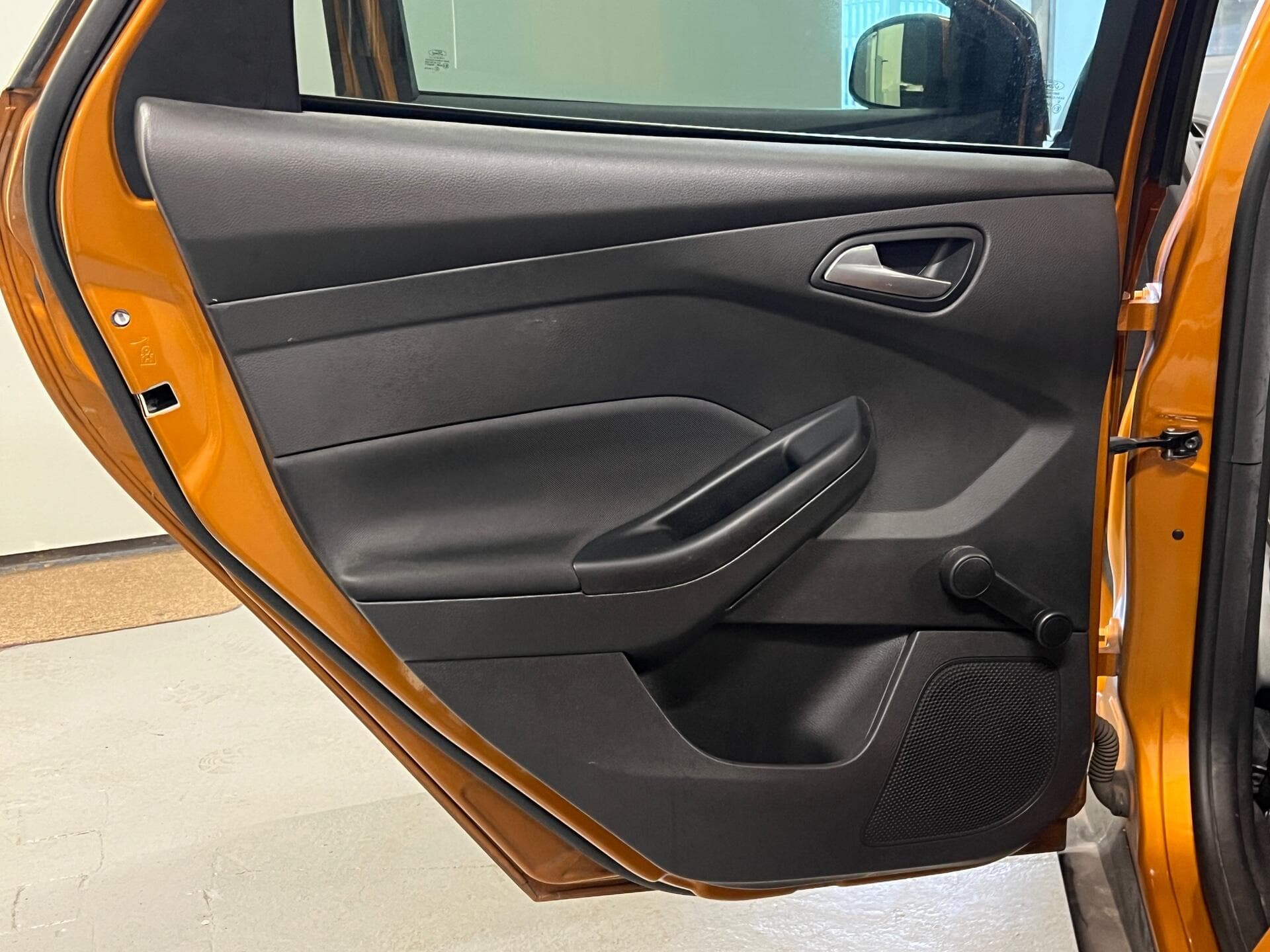 2017 Ford Focus - Thumbnail 44