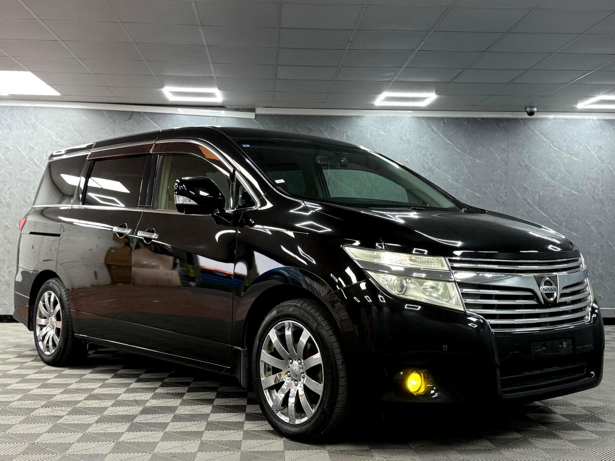 2011 Nissan Elgrand - Thumbnail 14