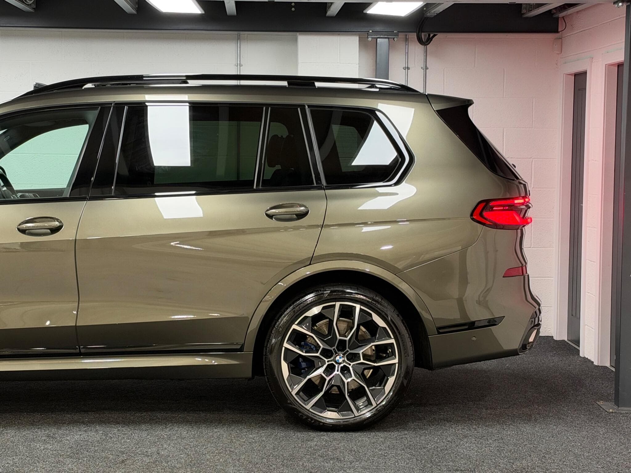 2024 BMW X7 - Thumbnail 39
