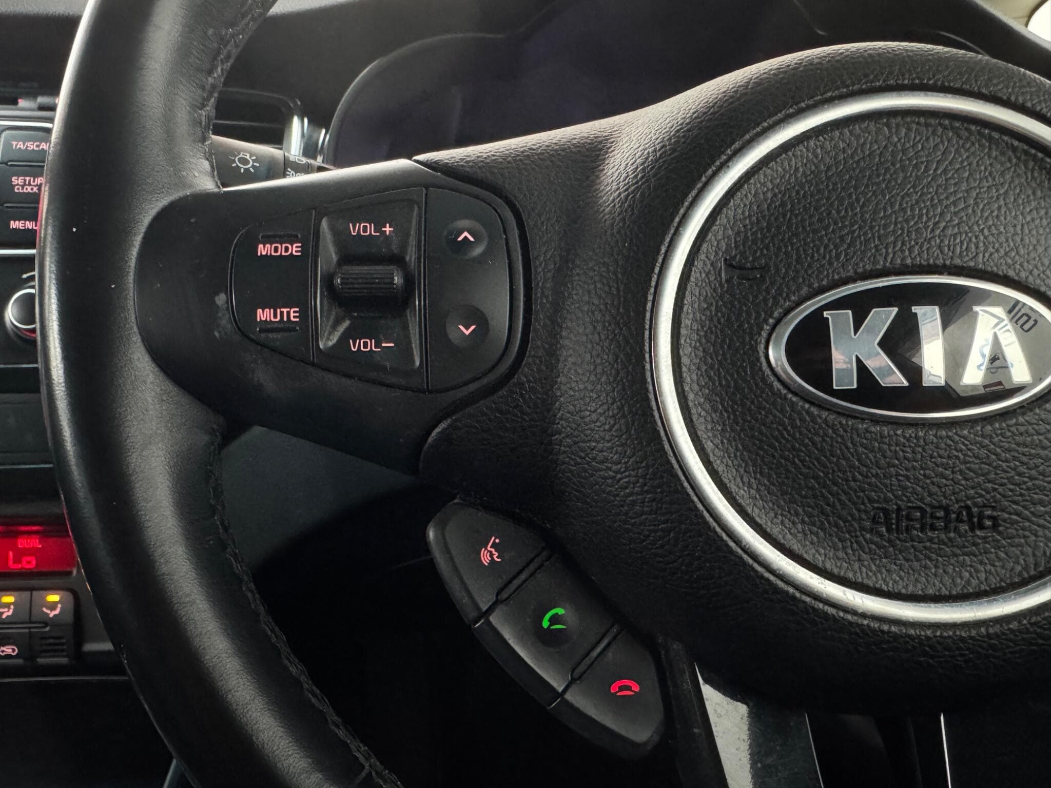 2015 Kia Carens - Thumbnail 21