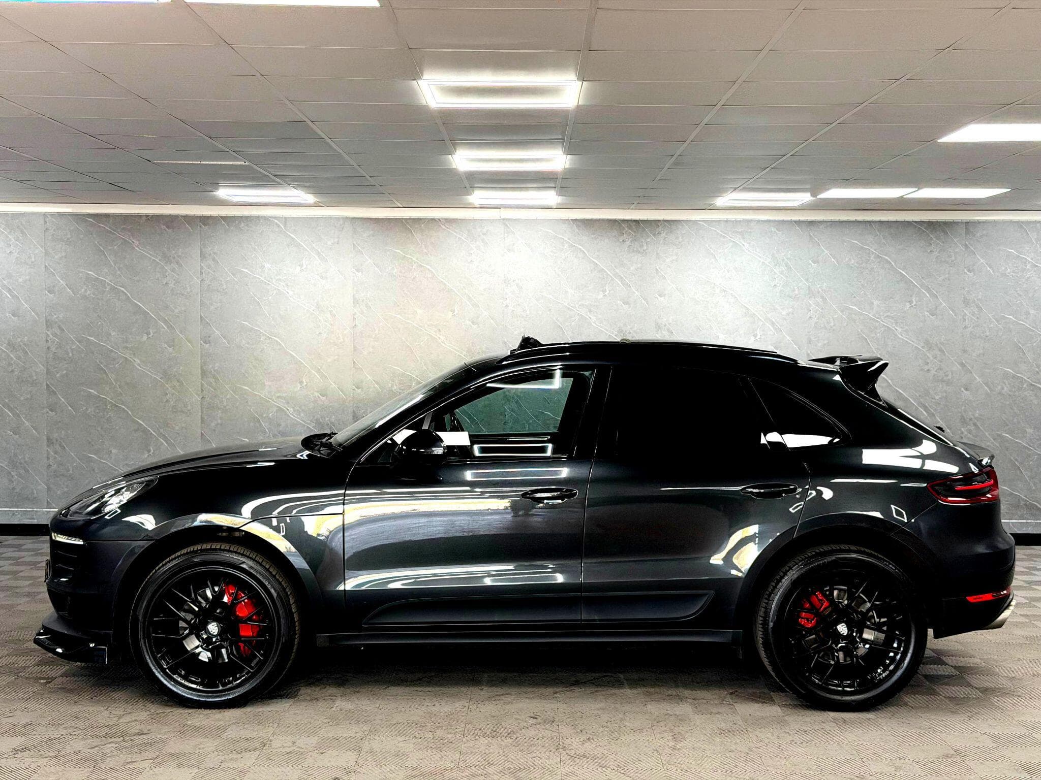 2016 Porsche Macan - Thumbnail 10