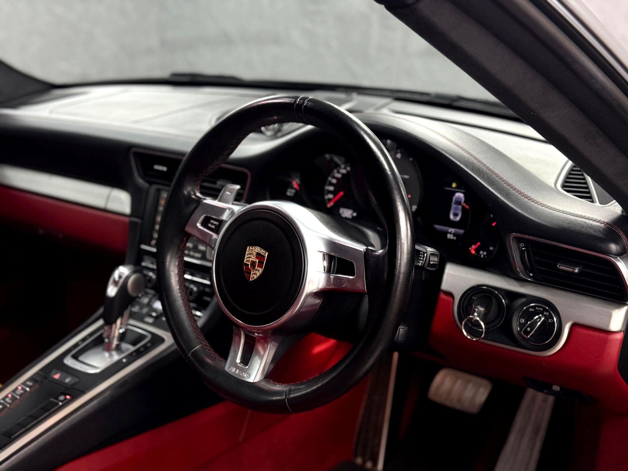 2015 Porsche 911 - Thumbnail 44