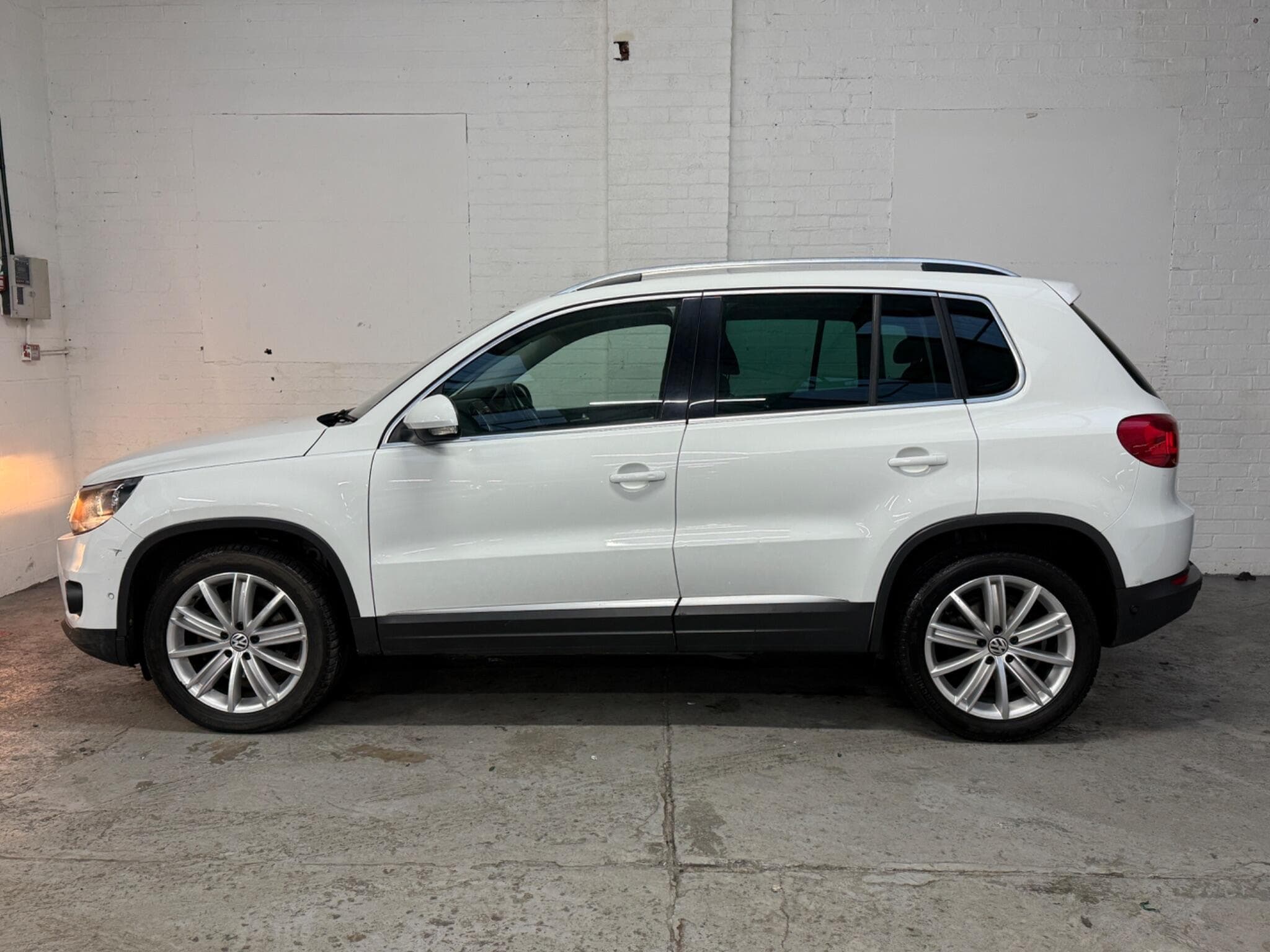2015 Volkswagen Tiguan - Thumbnail 4