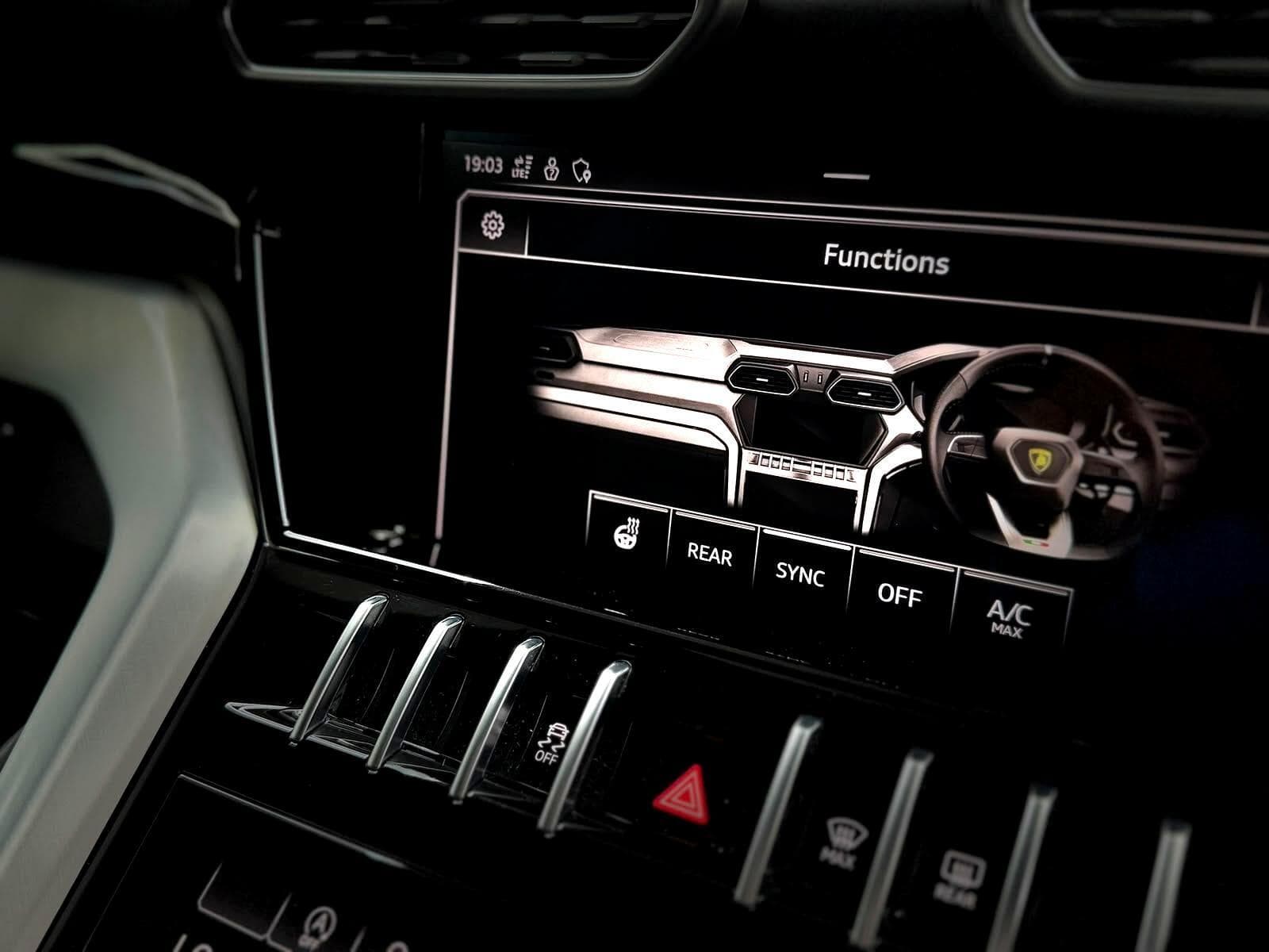 2022 Lamborghini Urus - Thumbnail 43