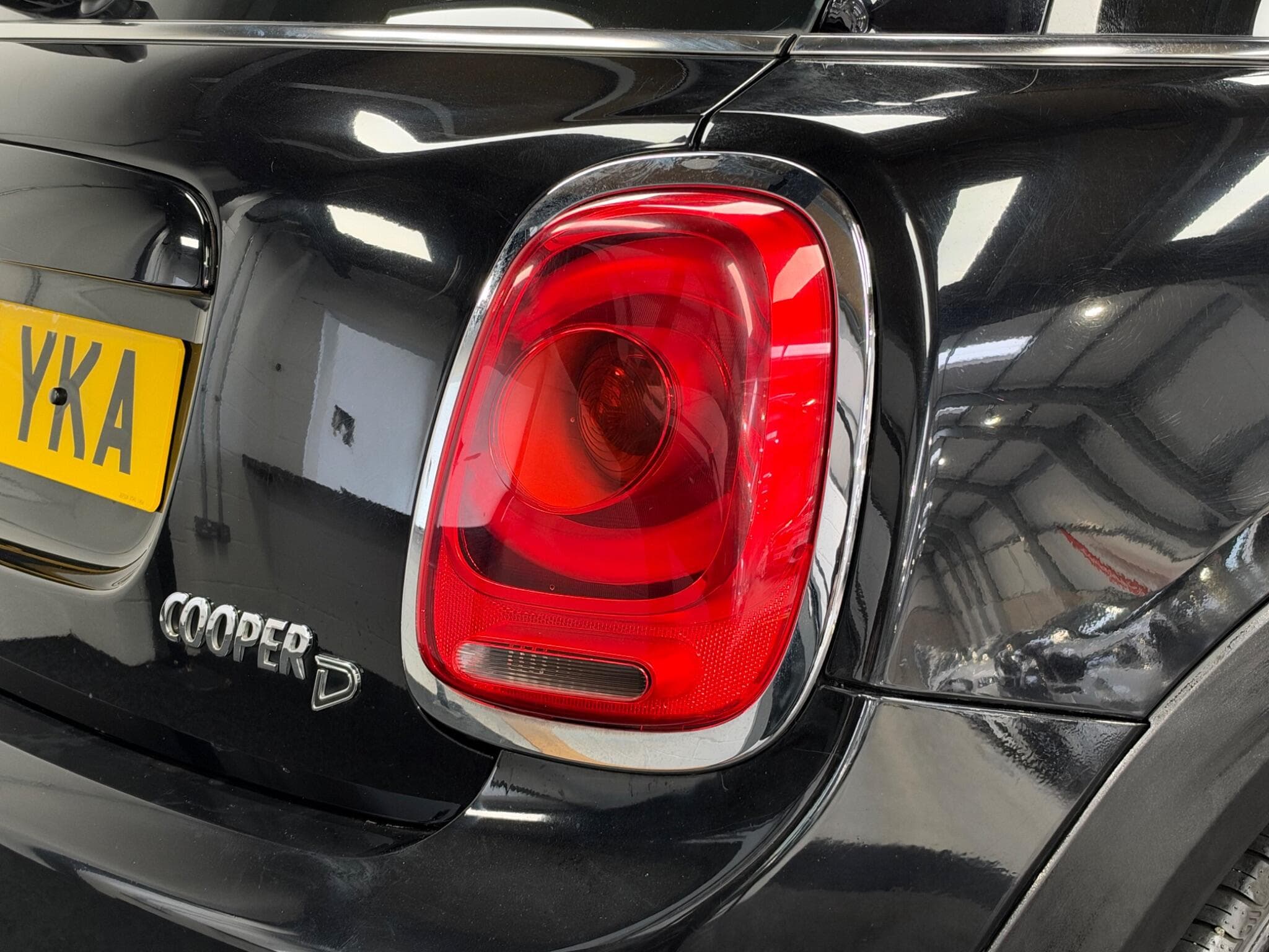 2016 MINI Hatch - Thumbnail 36