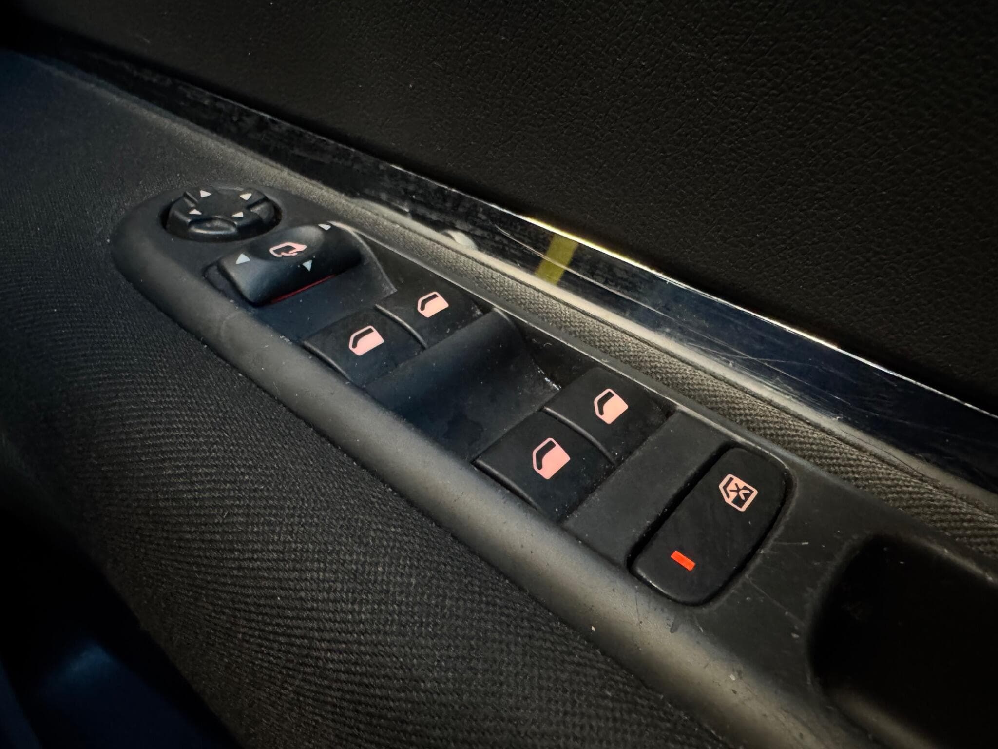 2016 Peugeot 3008 - Thumbnail 18