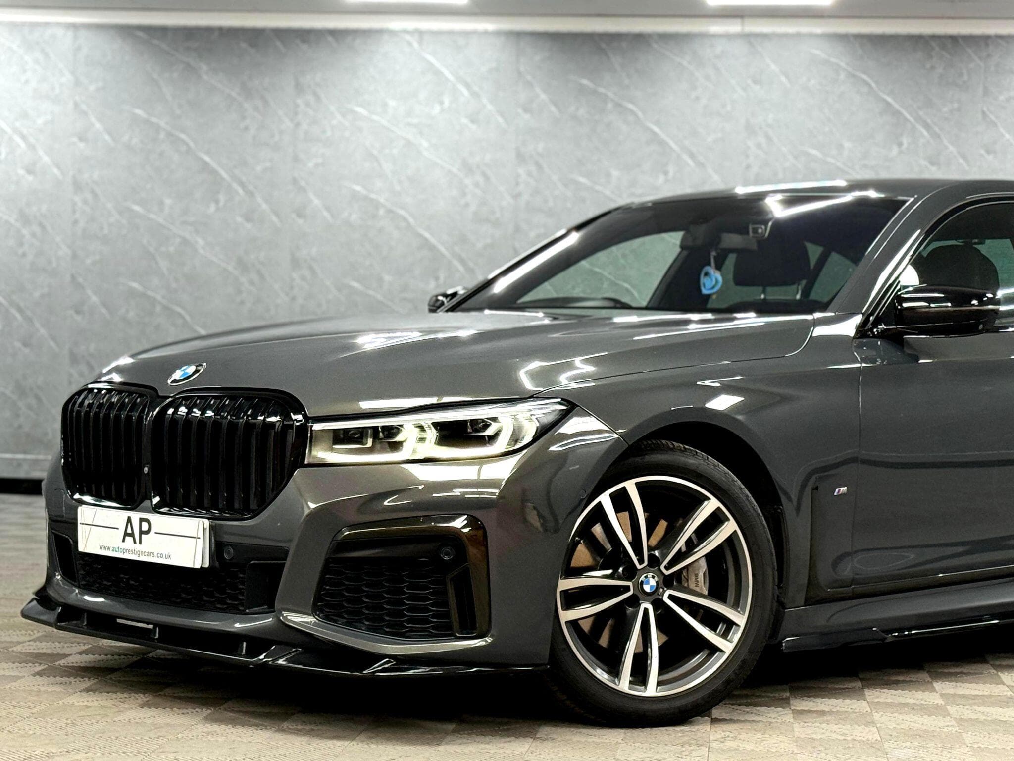 2019 BMW 7 Series - Thumbnail 8