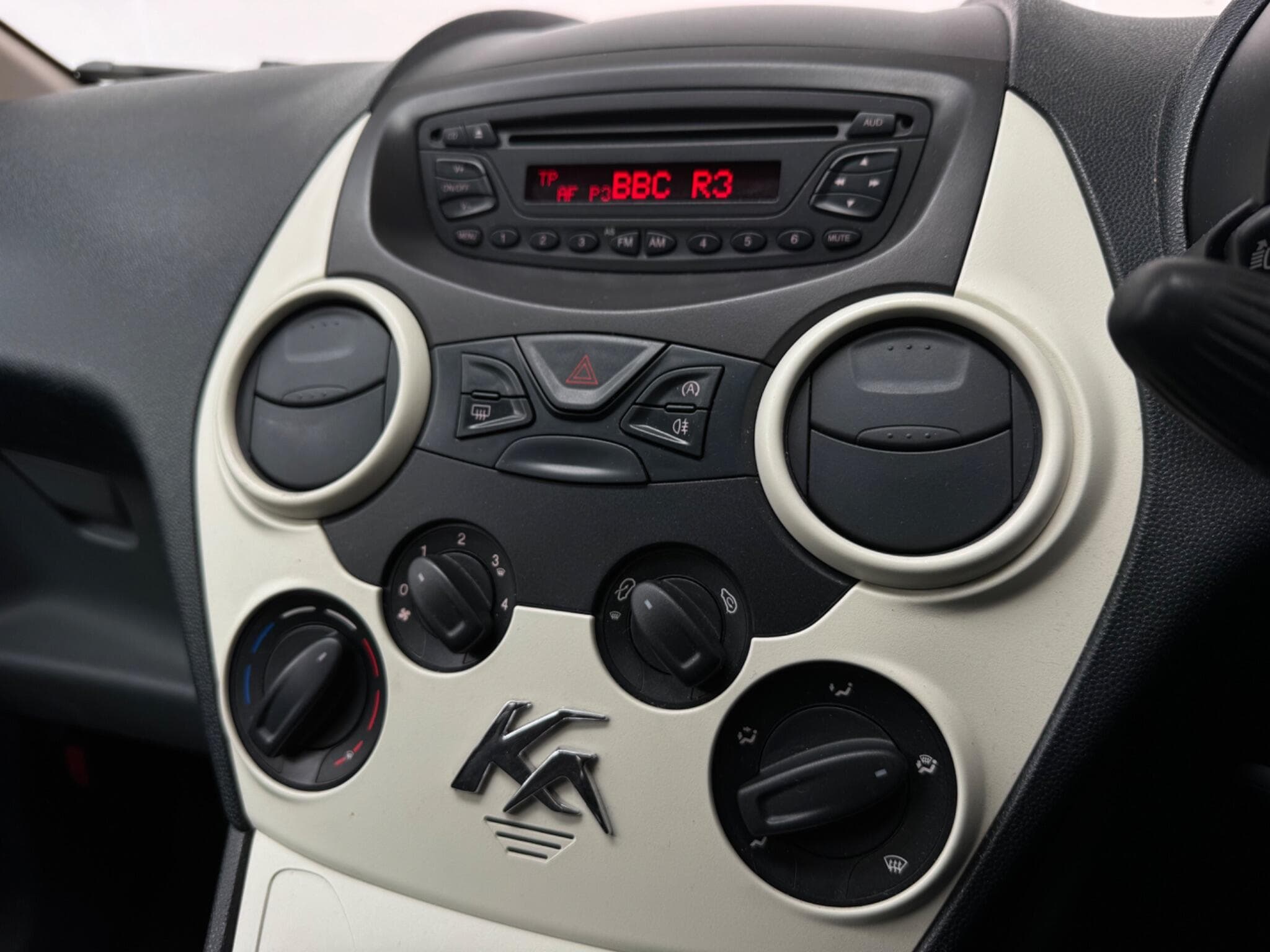 2013 Ford Ka - Thumbnail 10