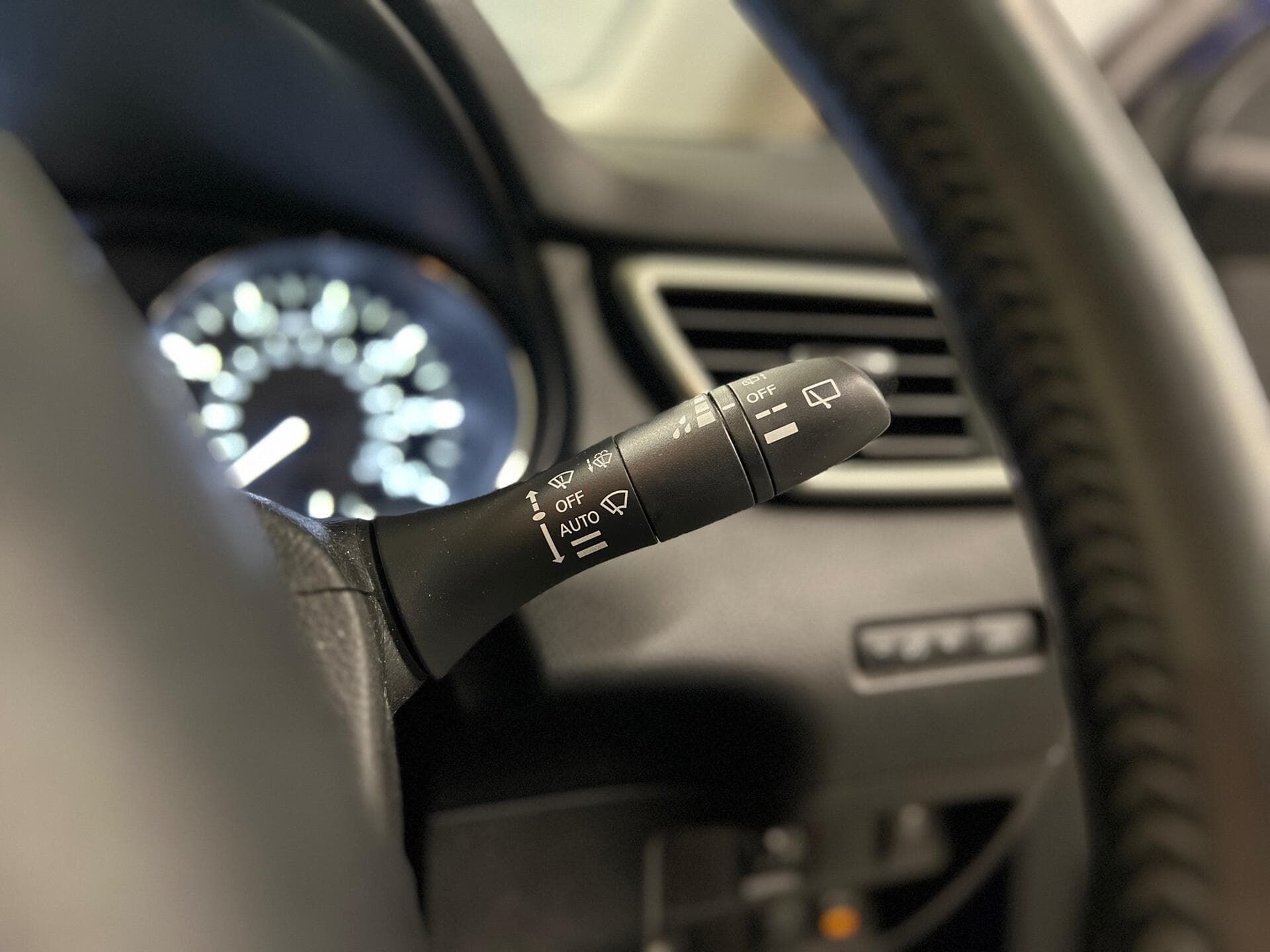 2015 Nissan Qashqai - Thumbnail 33