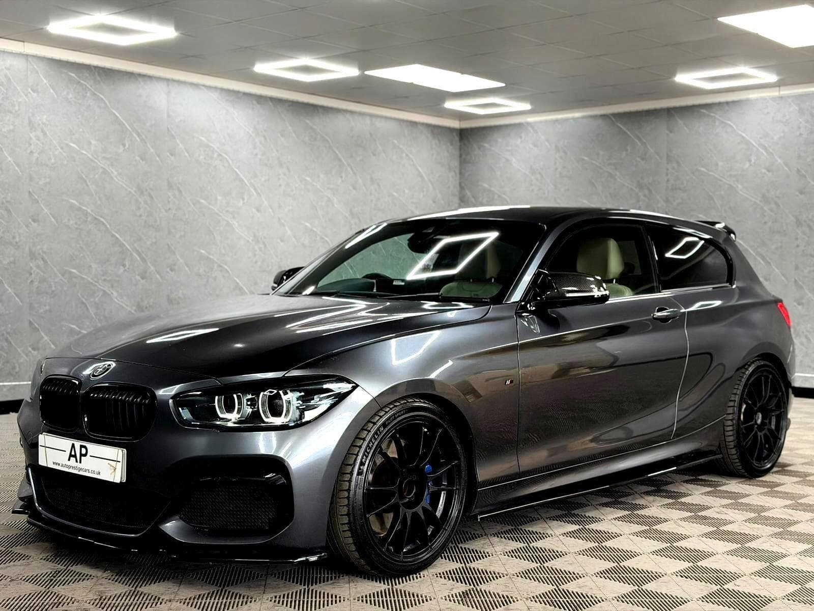 2017 BMW 1 Series - Thumbnail 14