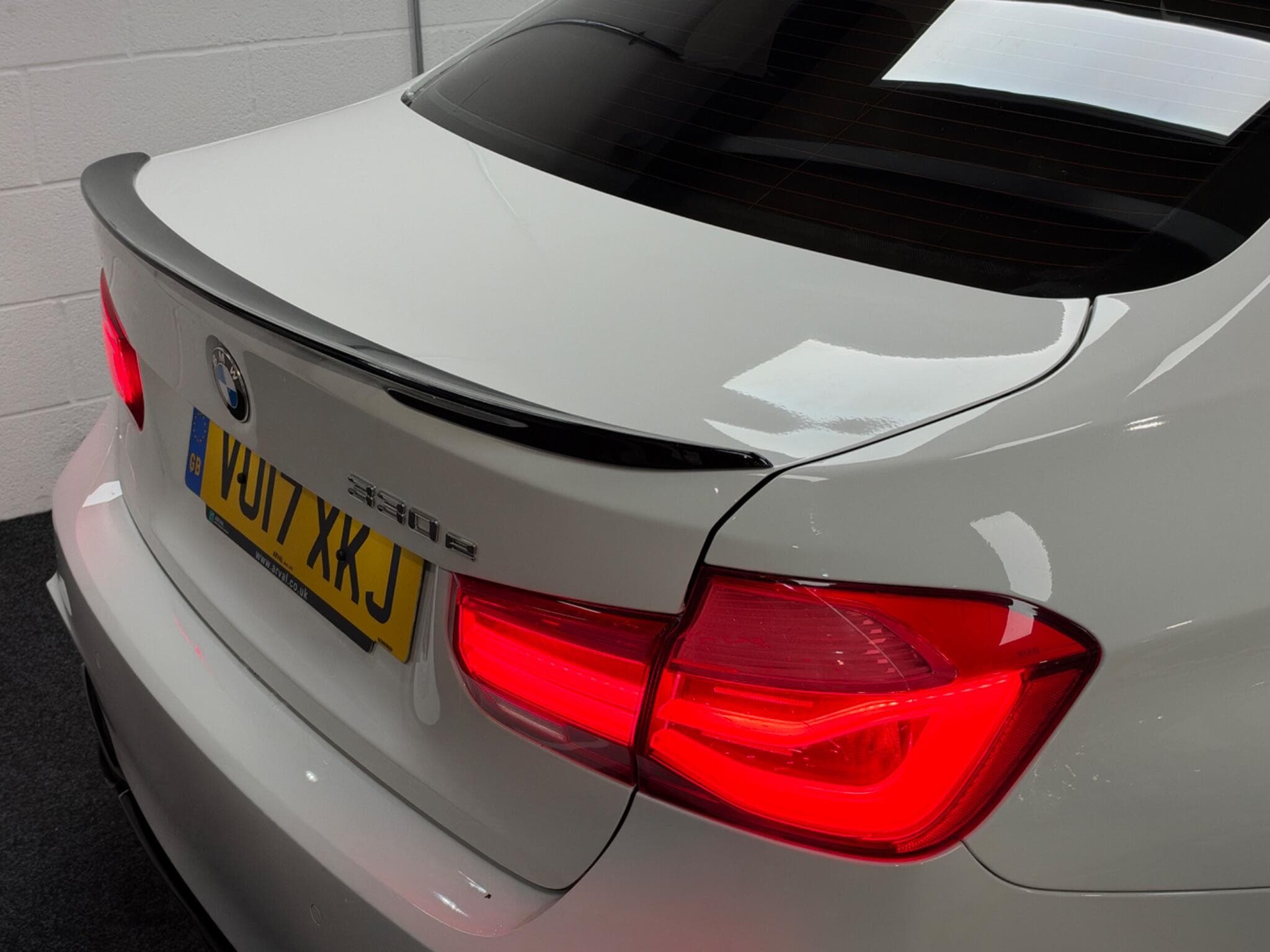2017 BMW 3 Series - Thumbnail 42
