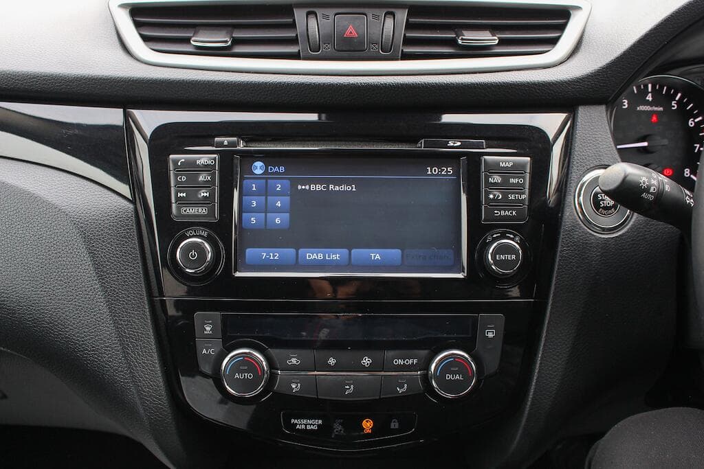 2015 Nissan Qashqai - Thumbnail 33