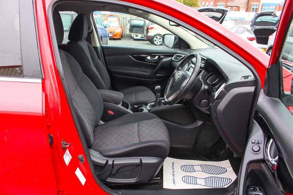 2015 Nissan Qashqai - Thumbnail 14