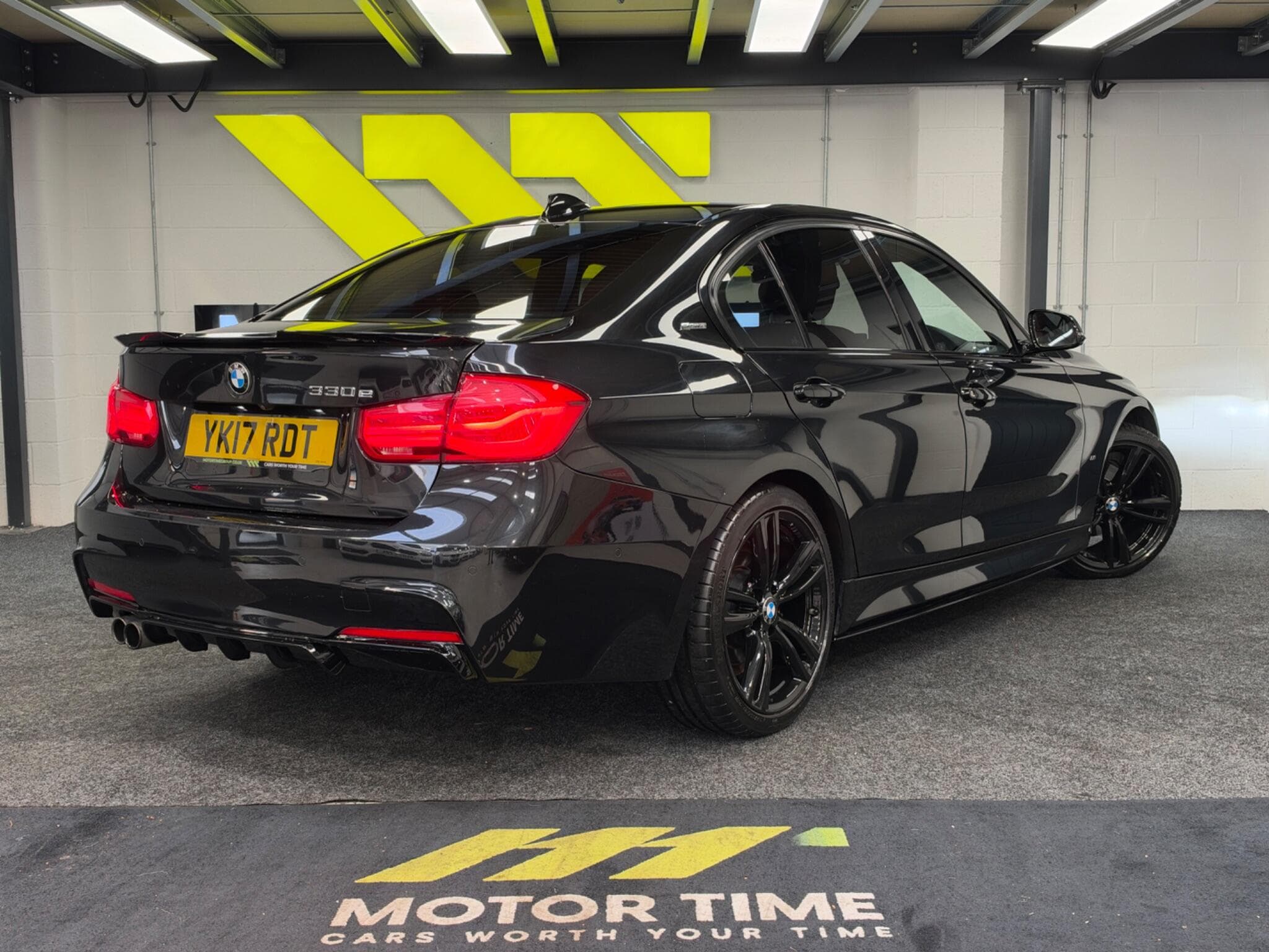 2017 BMW 3 Series - Thumbnail 55