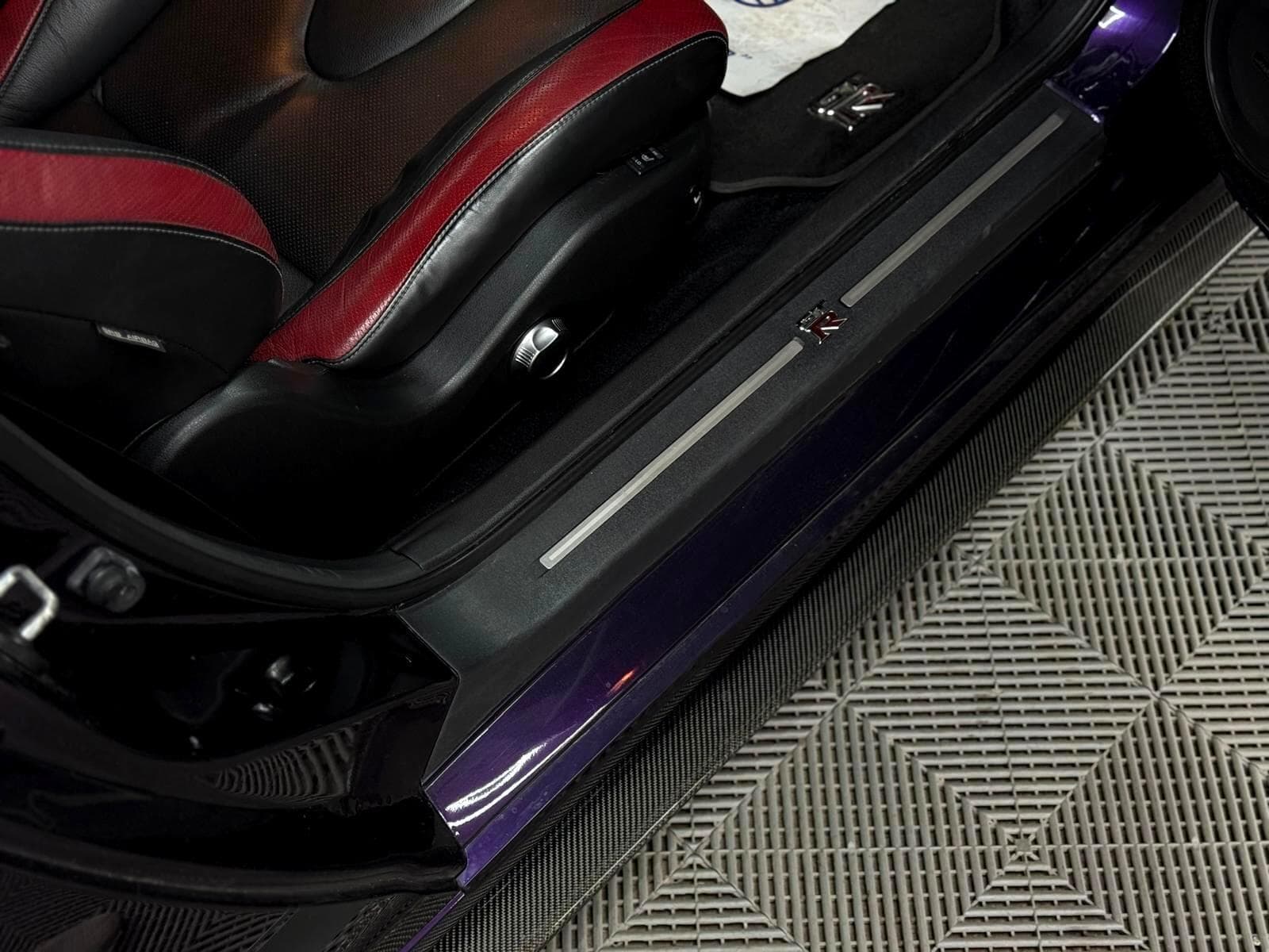 2011 Nissan GT-R - Thumbnail 64