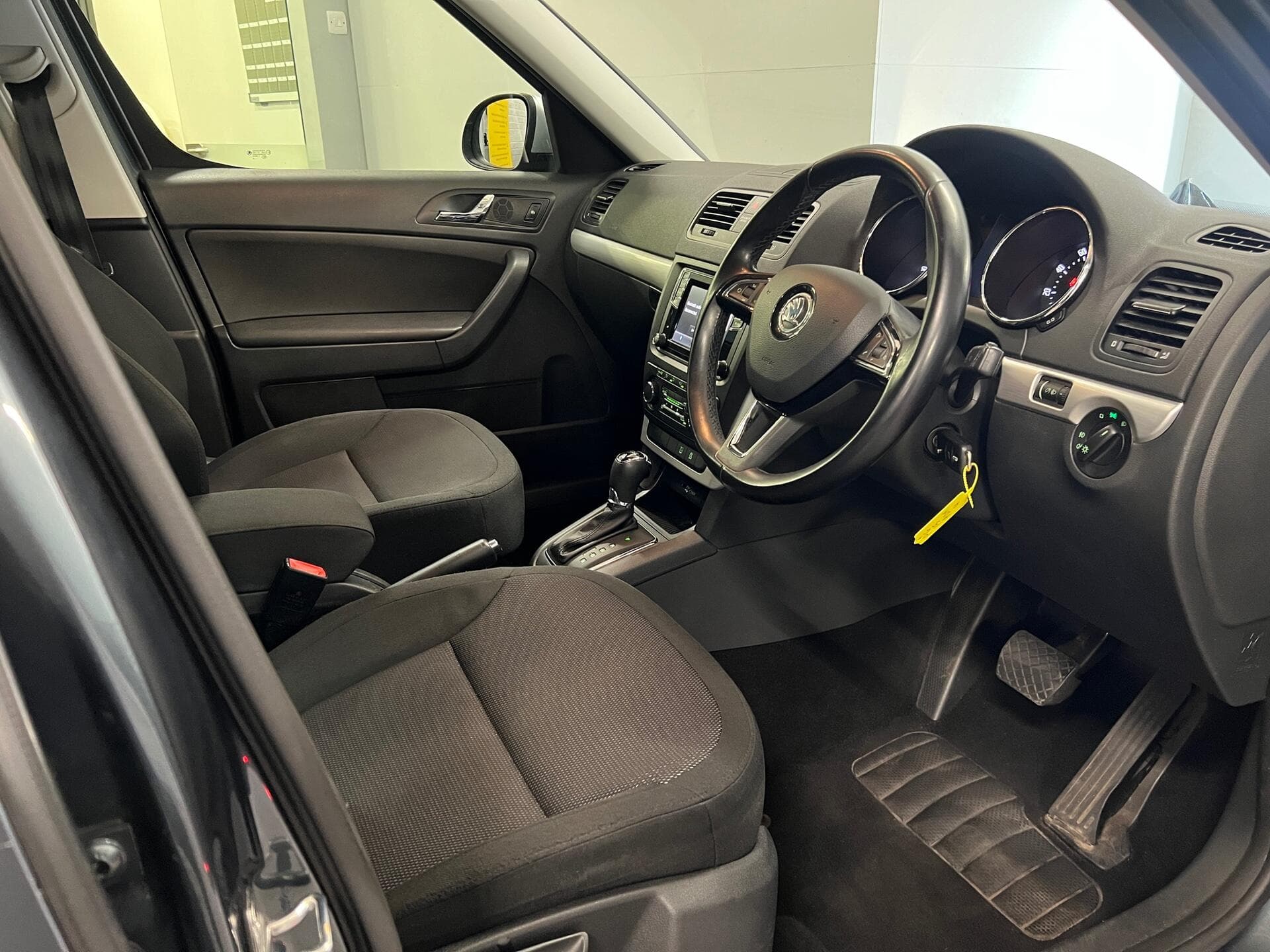2015 Skoda Yeti - Thumbnail 23