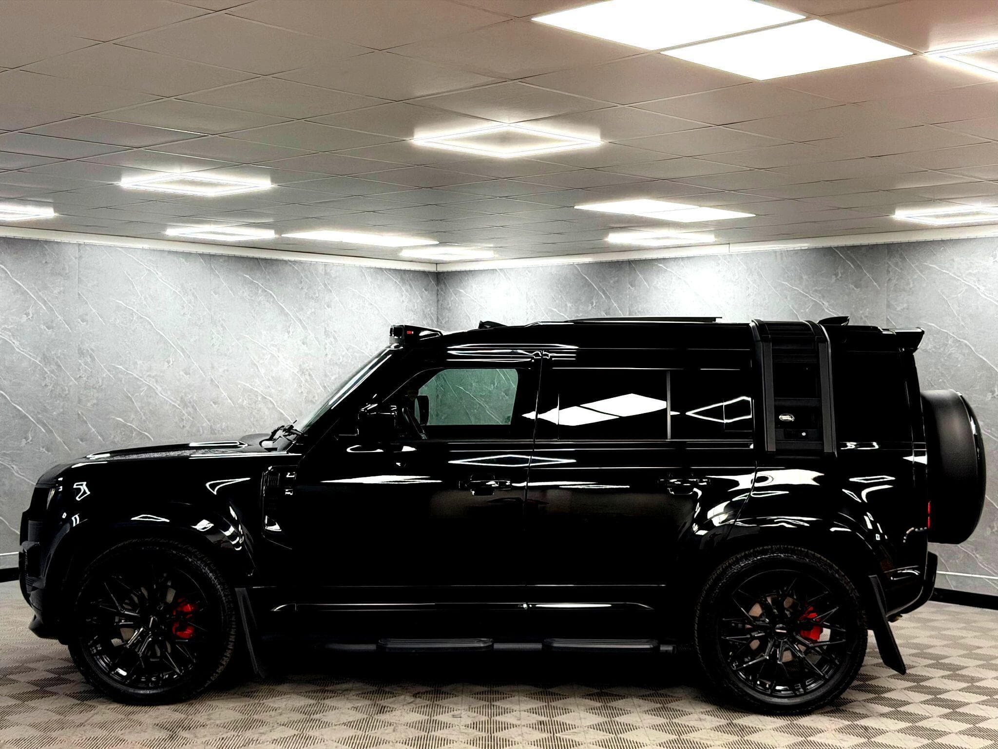 2024 Land Rover Defender 110 - Thumbnail 20