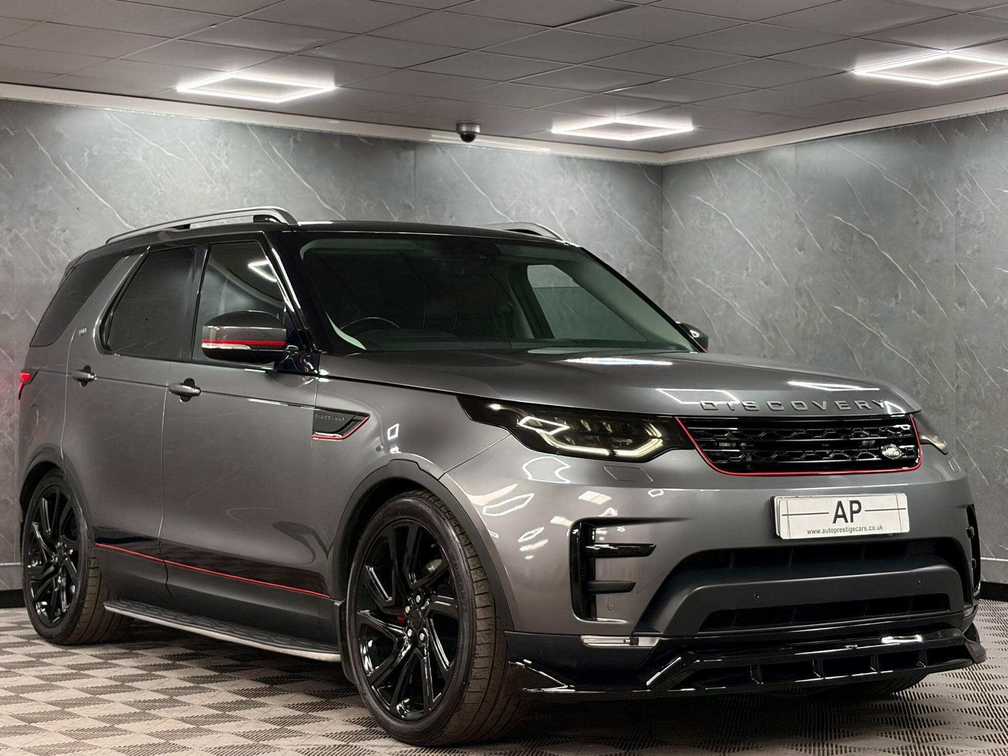 2017 Land Rover Discovery - Thumbnail 8