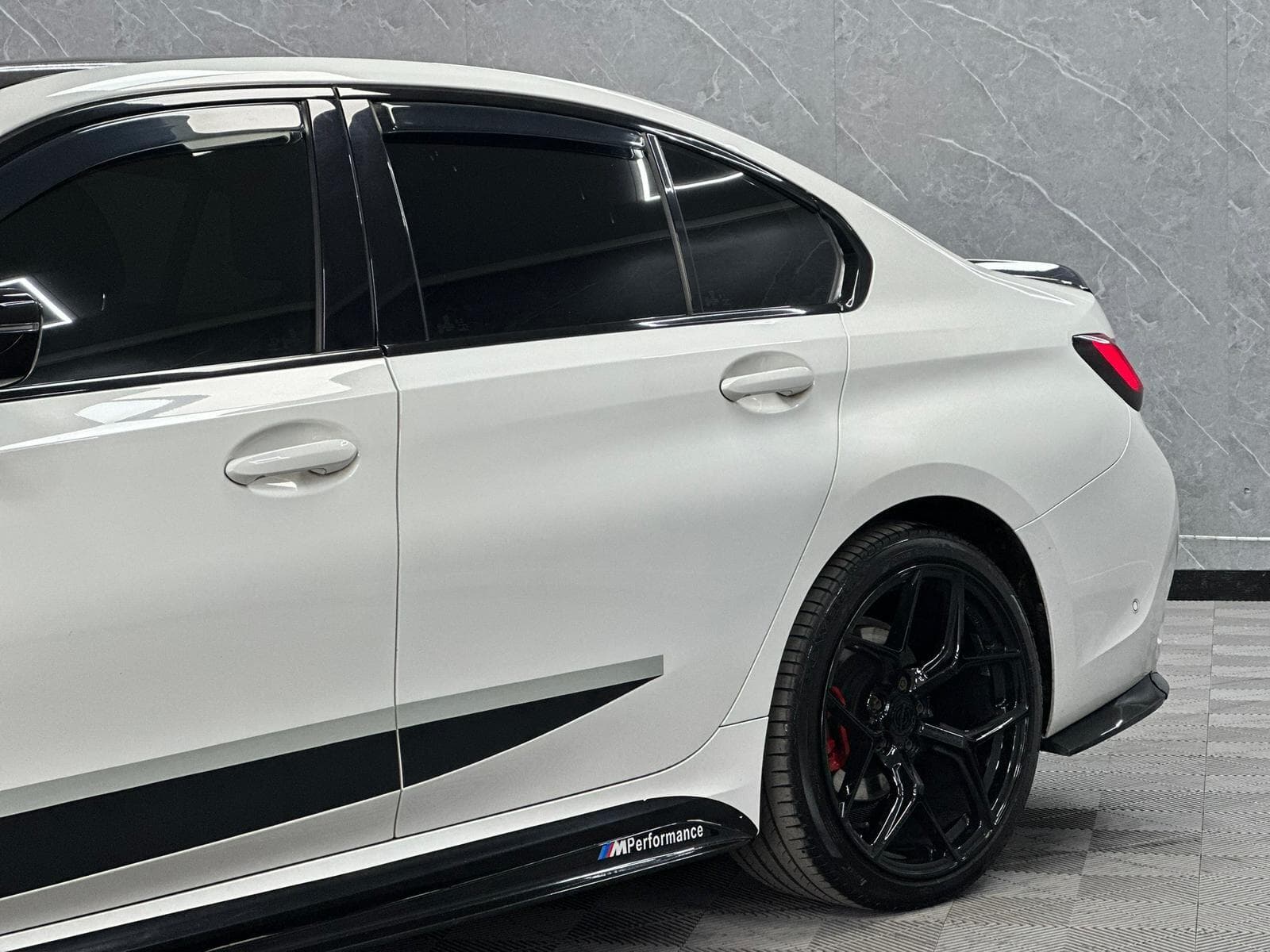 2020 BMW 3 Series - Thumbnail 9