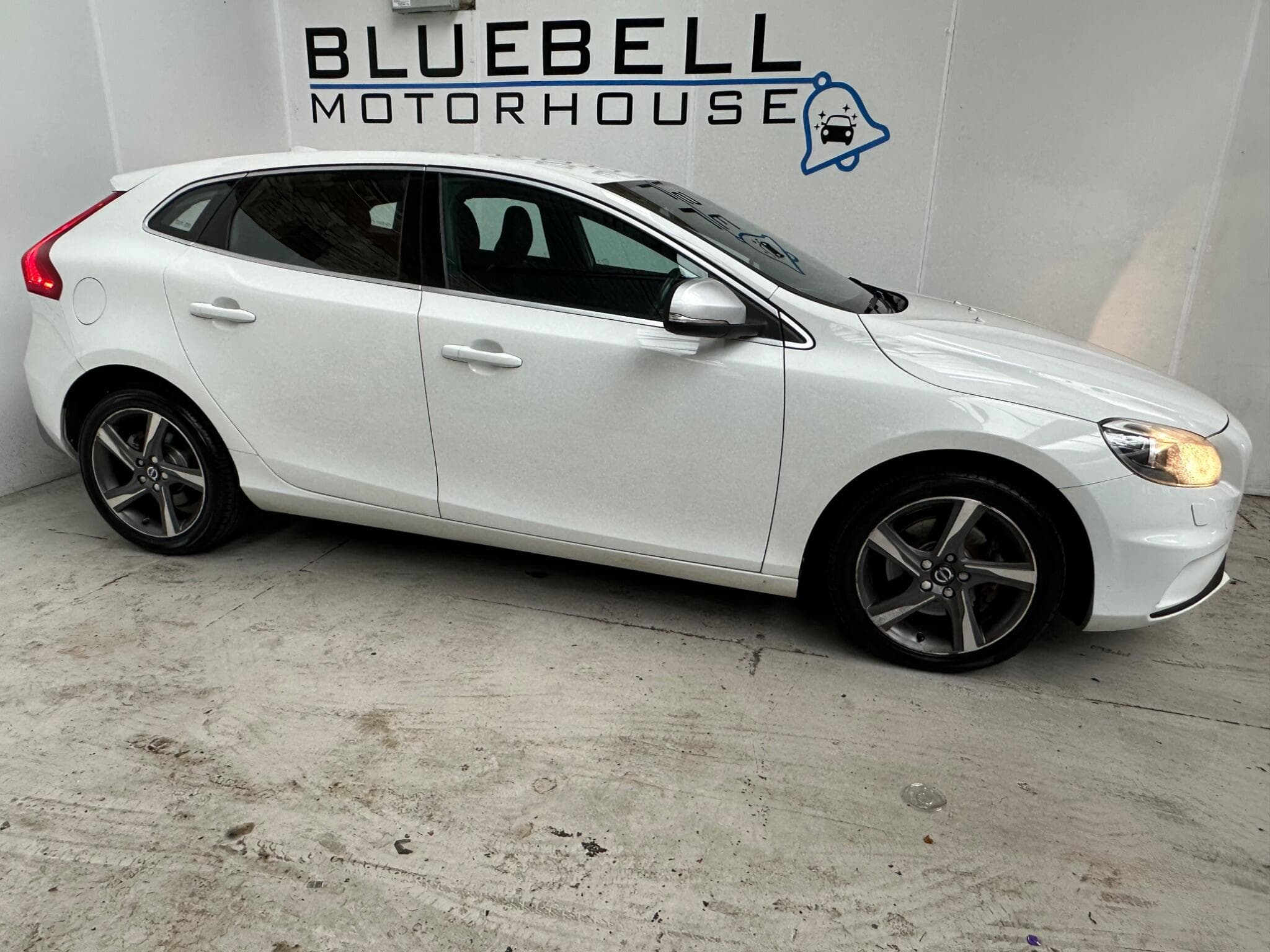 2015 Volvo V40 - Thumbnail 9