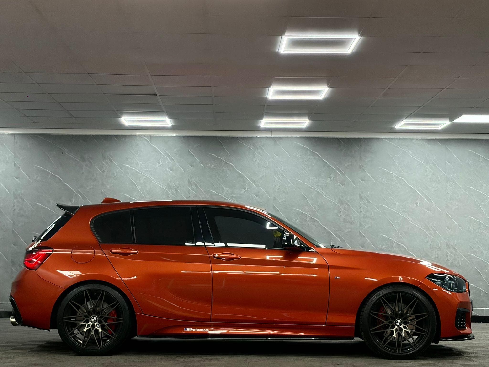 2017 BMW 1 Series - Thumbnail 21