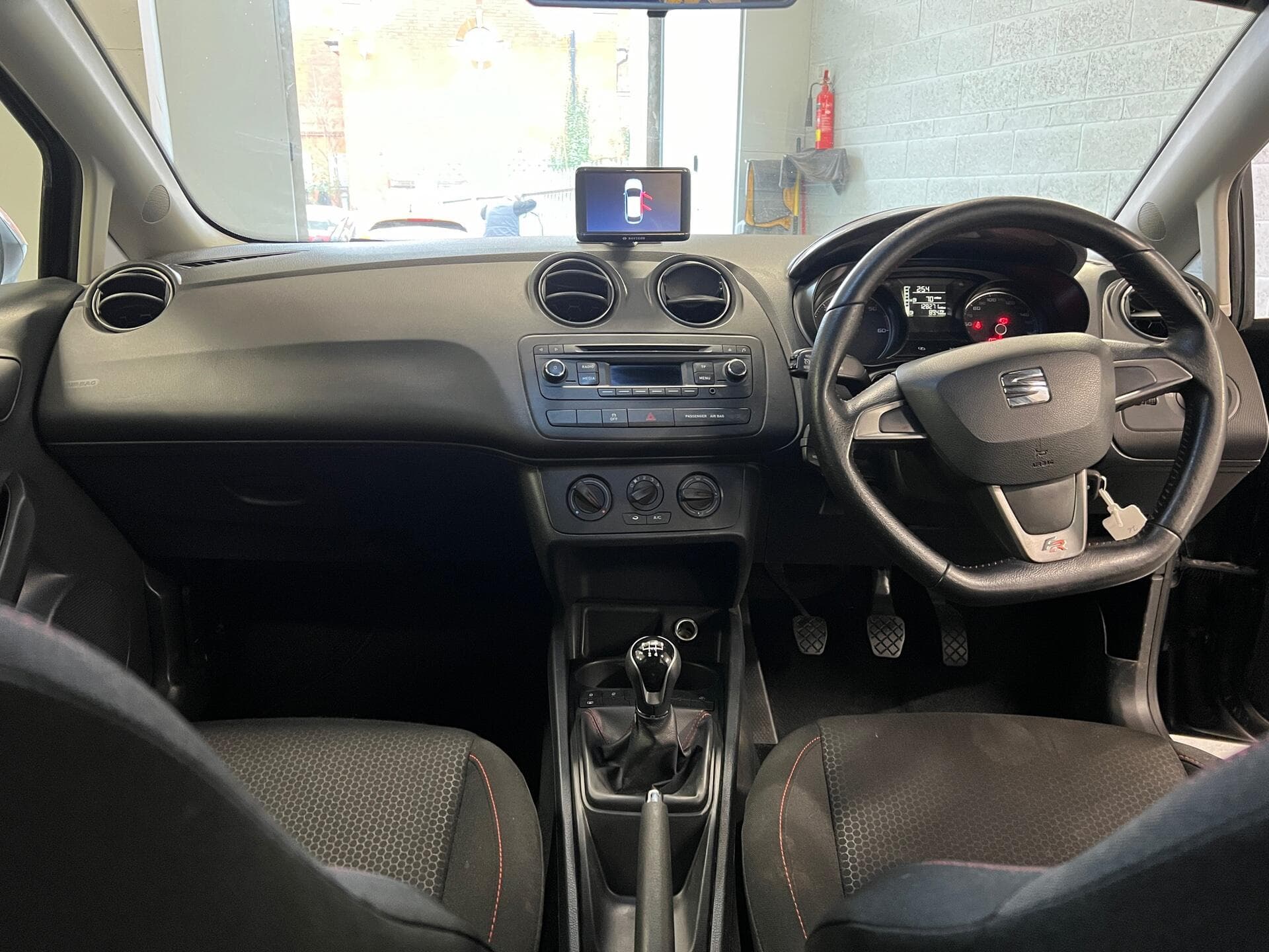 2015 SEAT Ibiza - Thumbnail 32