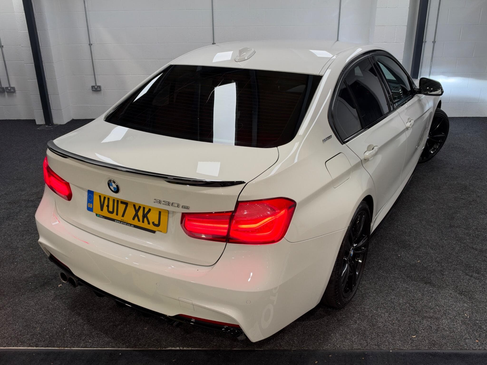 2017 BMW 3 Series - Thumbnail 16