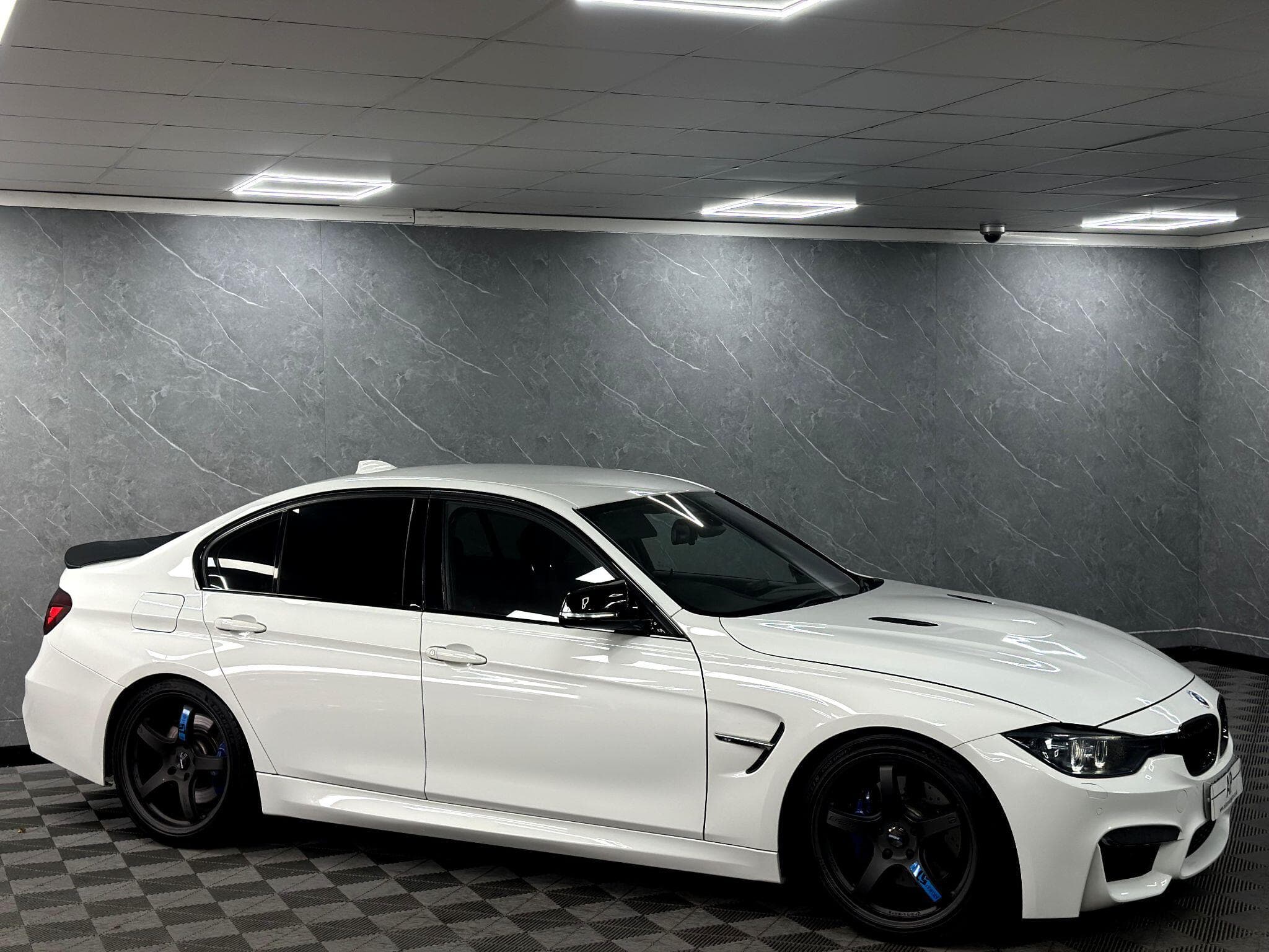 2015 BMW 3 Series - Thumbnail 28