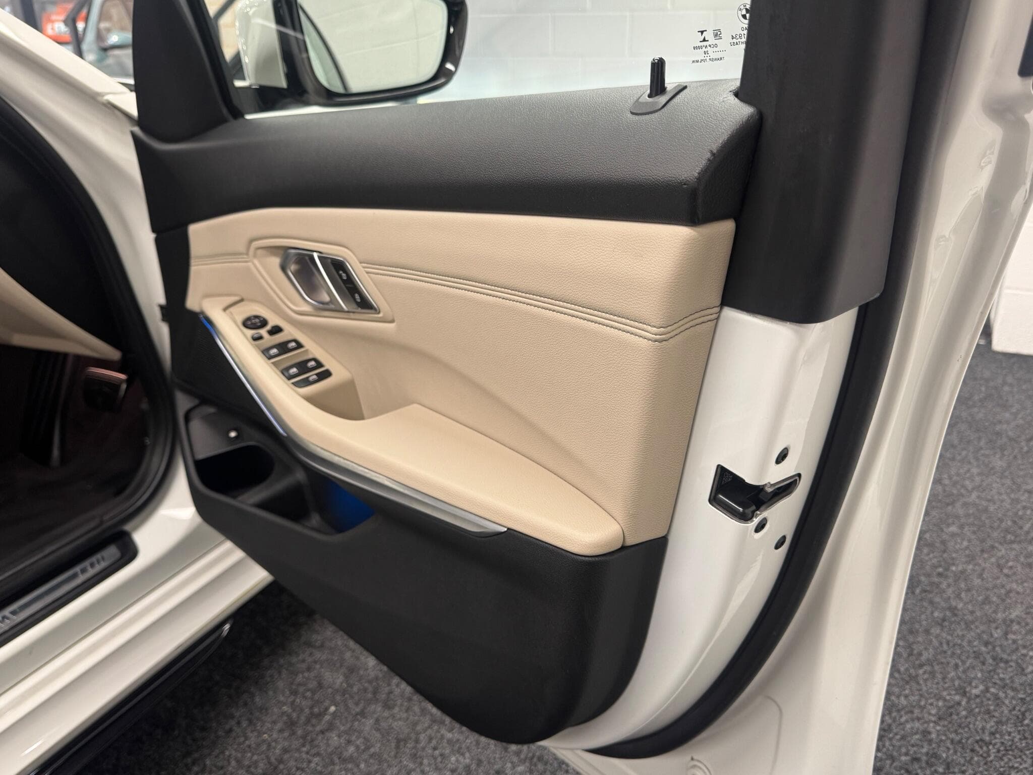2020 BMW 3 Series - Thumbnail 30