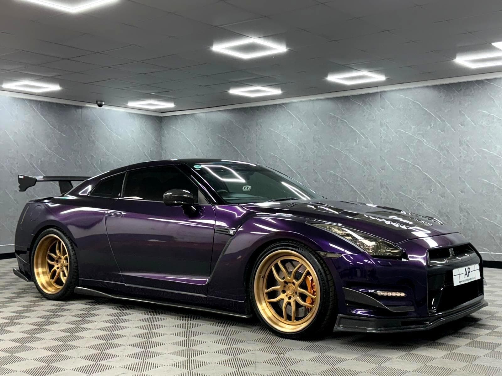 2011 Nissan GT-R - Thumbnail 55