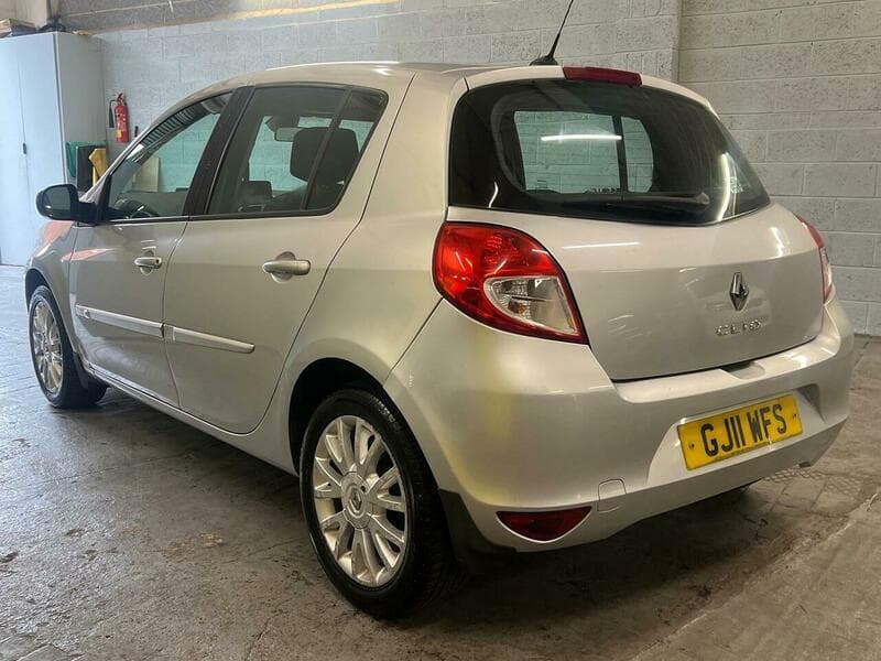 2011 Renault Clio - Thumbnail 5