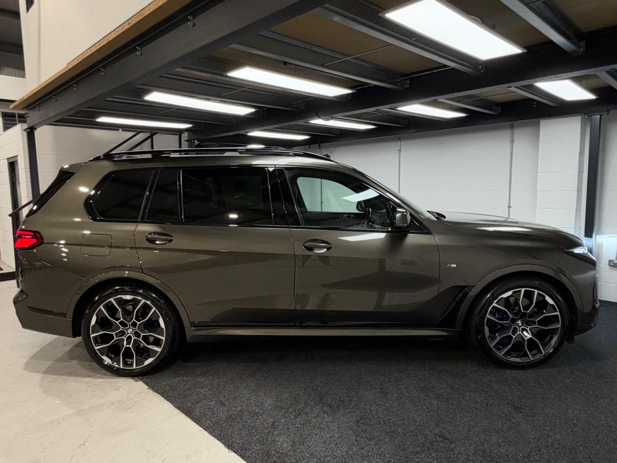 2024 BMW X7 - Thumbnail 9